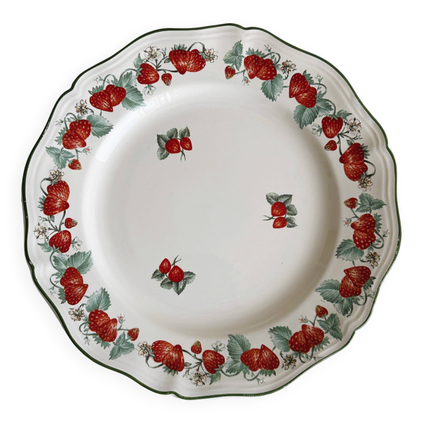 assiette de présentation avec motif de fraises.