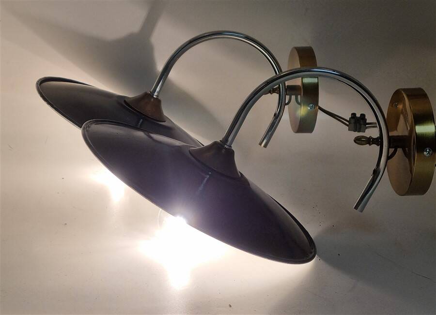 Wall lights in enamelled sheet metal