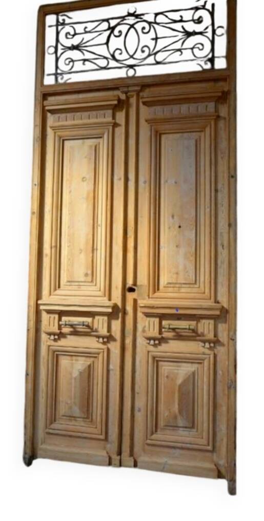 Double Haussmannian doors