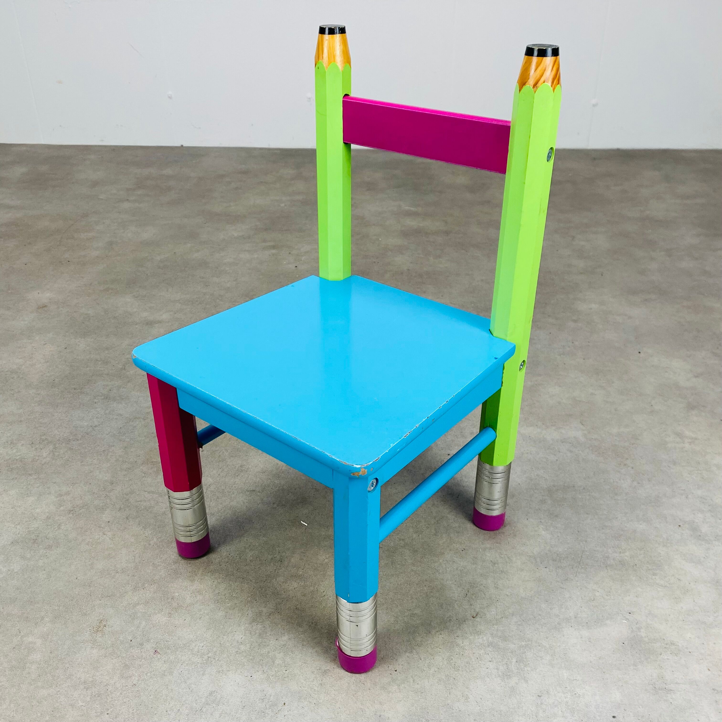 Pierre Sala desk and pencil chair for children