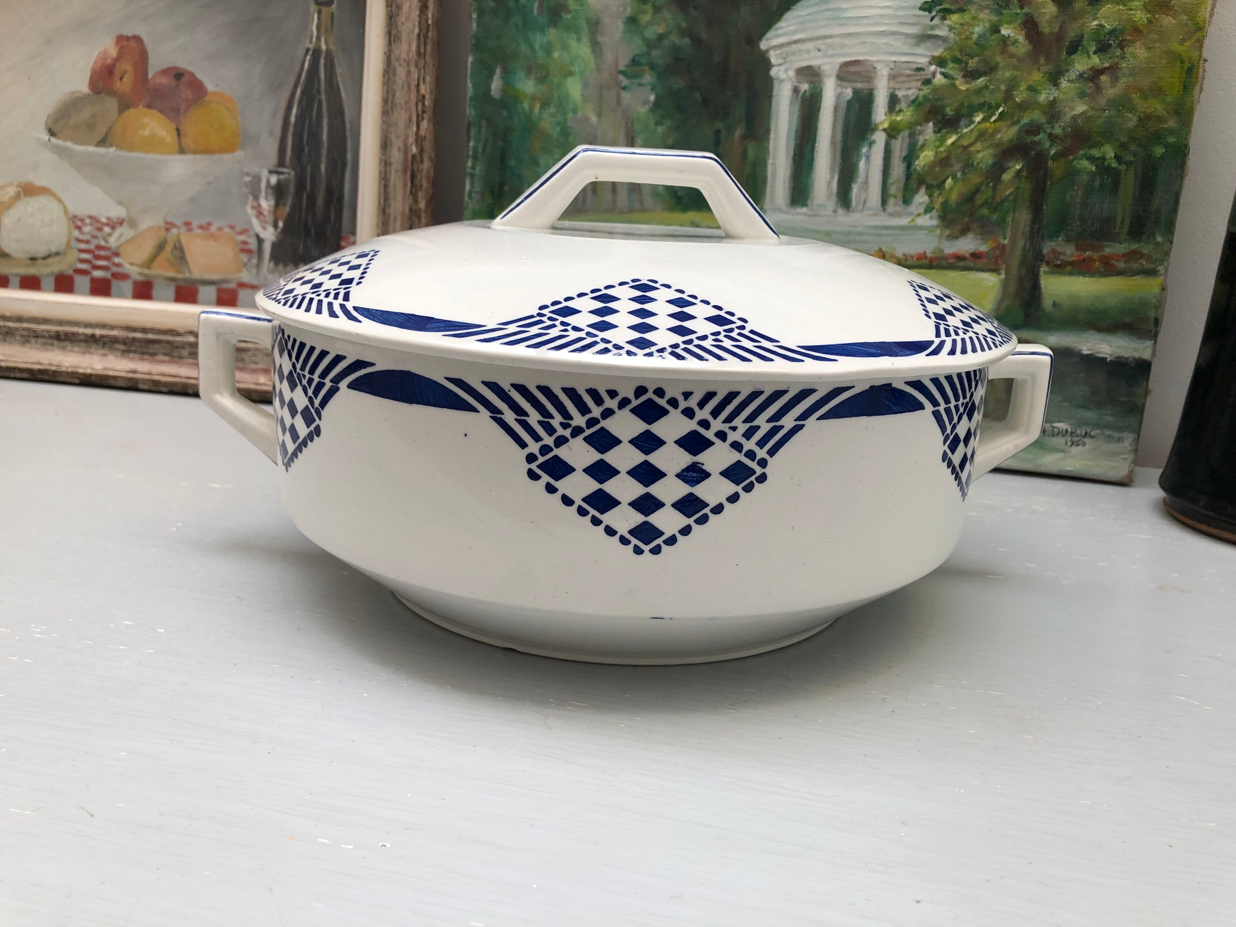 Tureen signed Moulin des Loups Hamage Orchies Nord France model Pantin