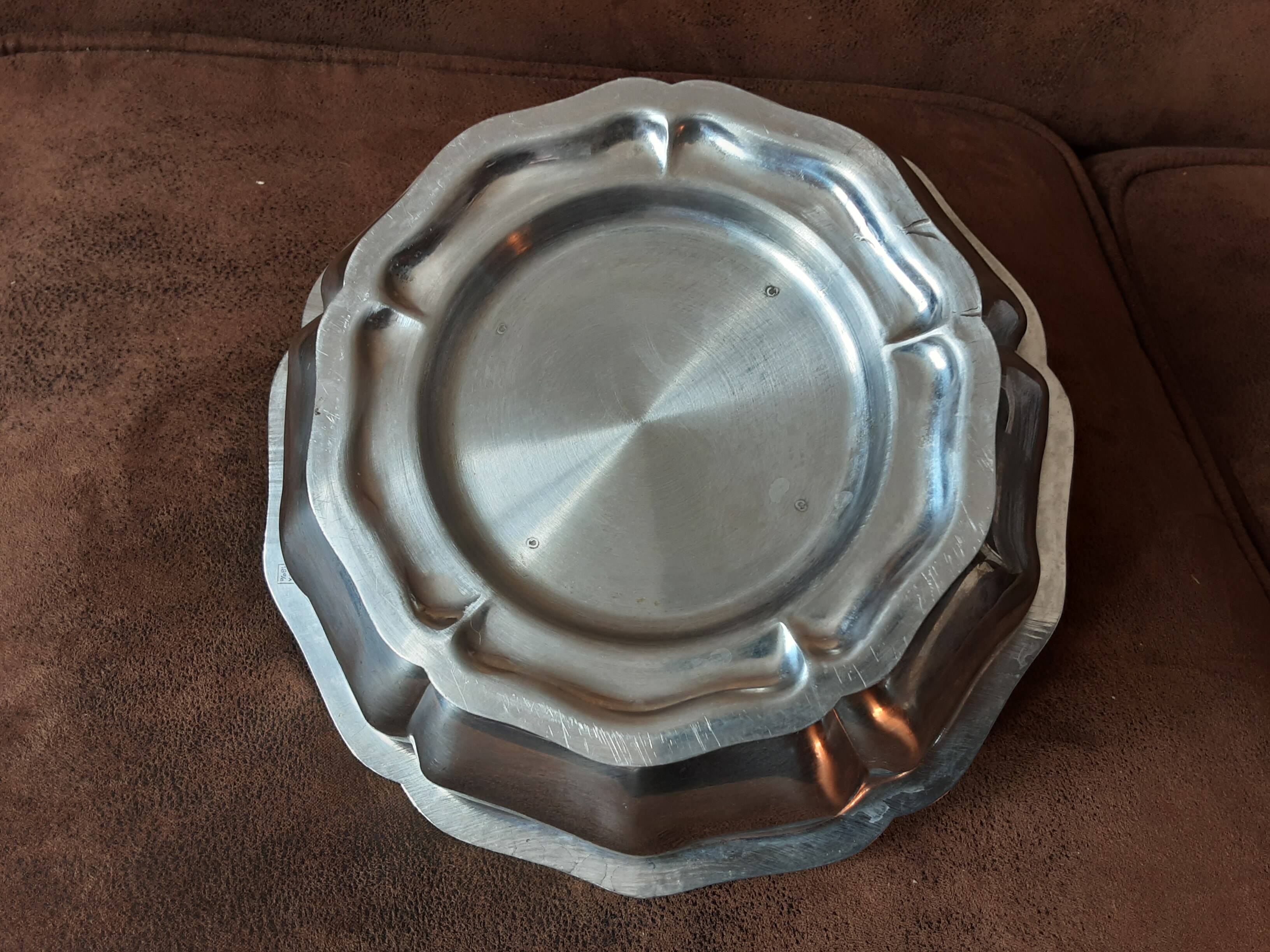 Stainless steel soup tureen