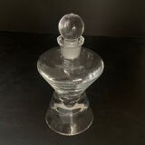 Carafe on base