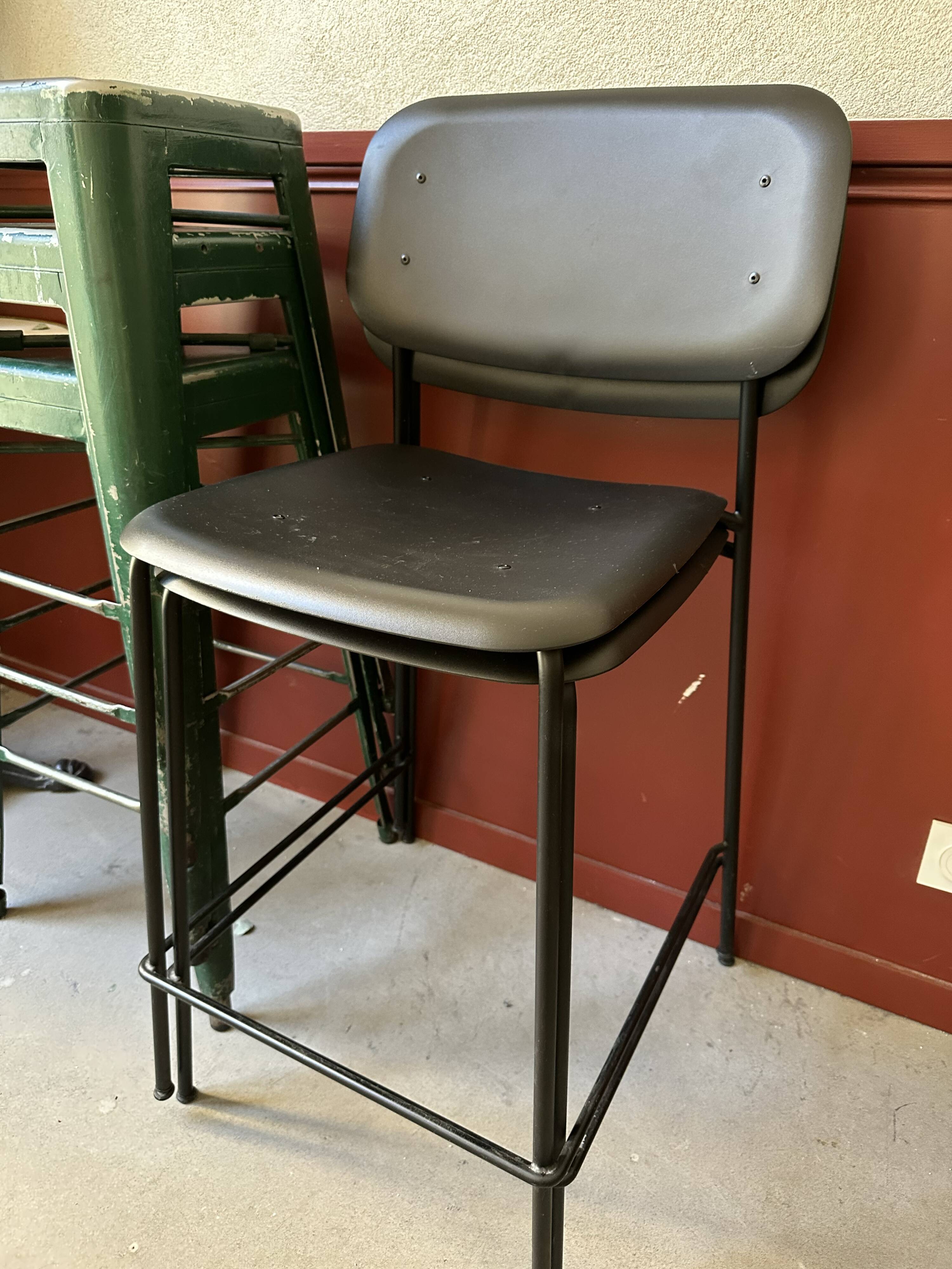 Soft Edge bar chair Hay