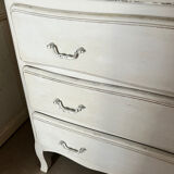 Chest of drawers with 3 curved legs