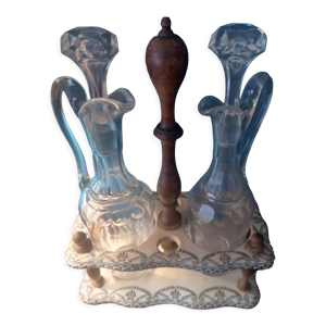 Serviteur huile et vinaigre terre