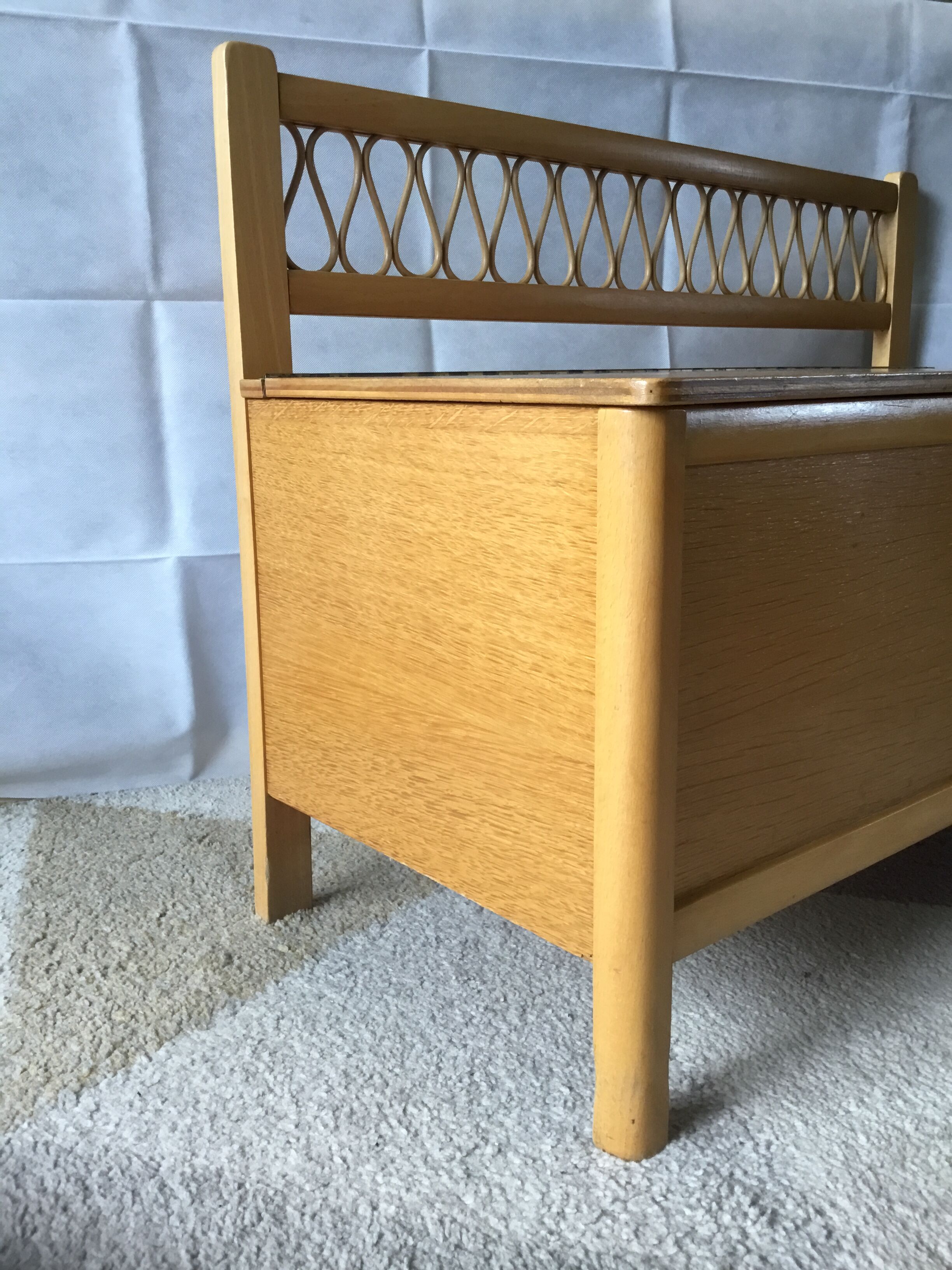 bench chest toy in oak  50/60