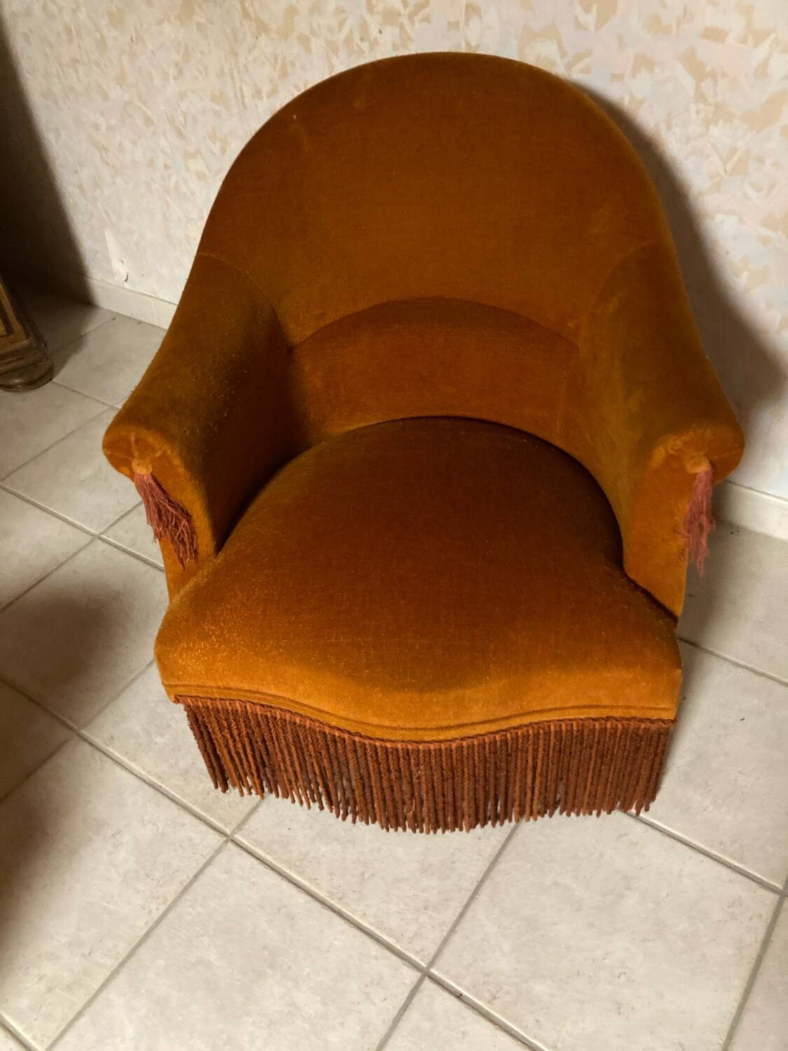 Toad armchair