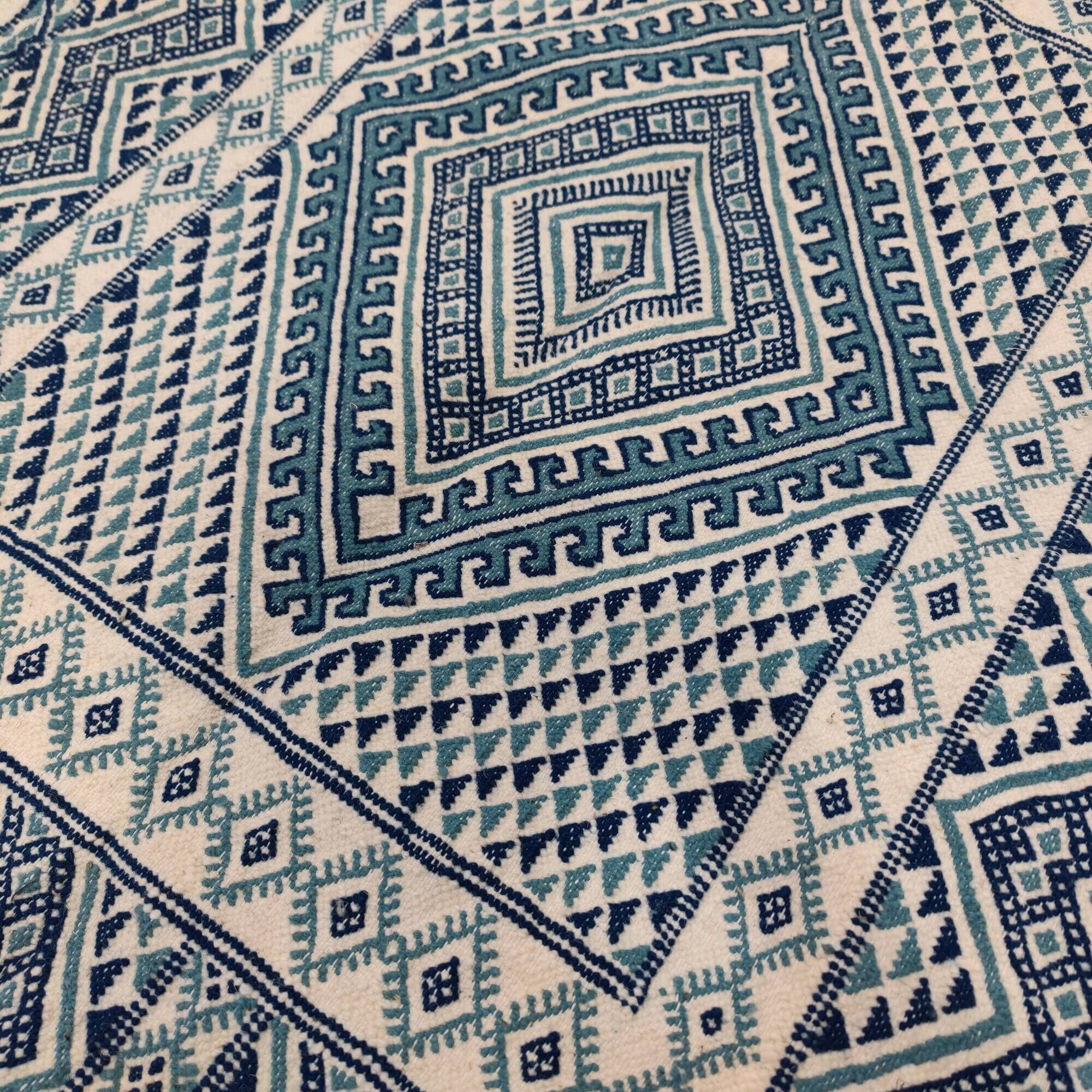 White and blue margoum rug hand-woven in natural wool