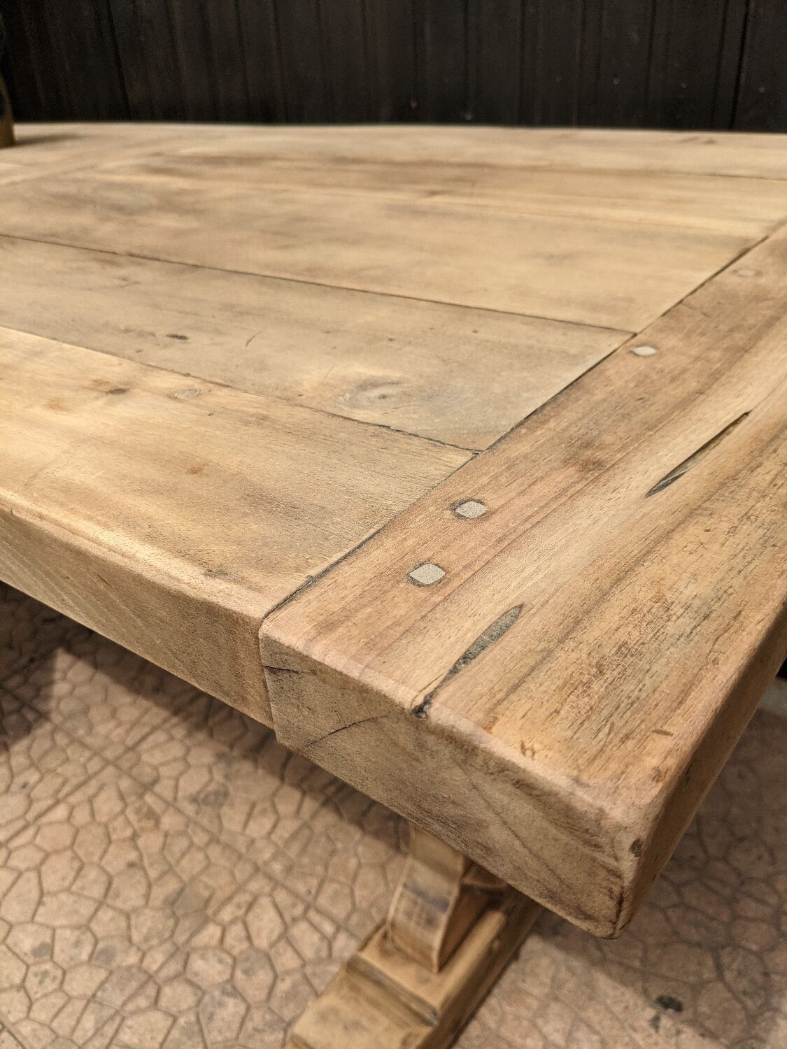 Farm table