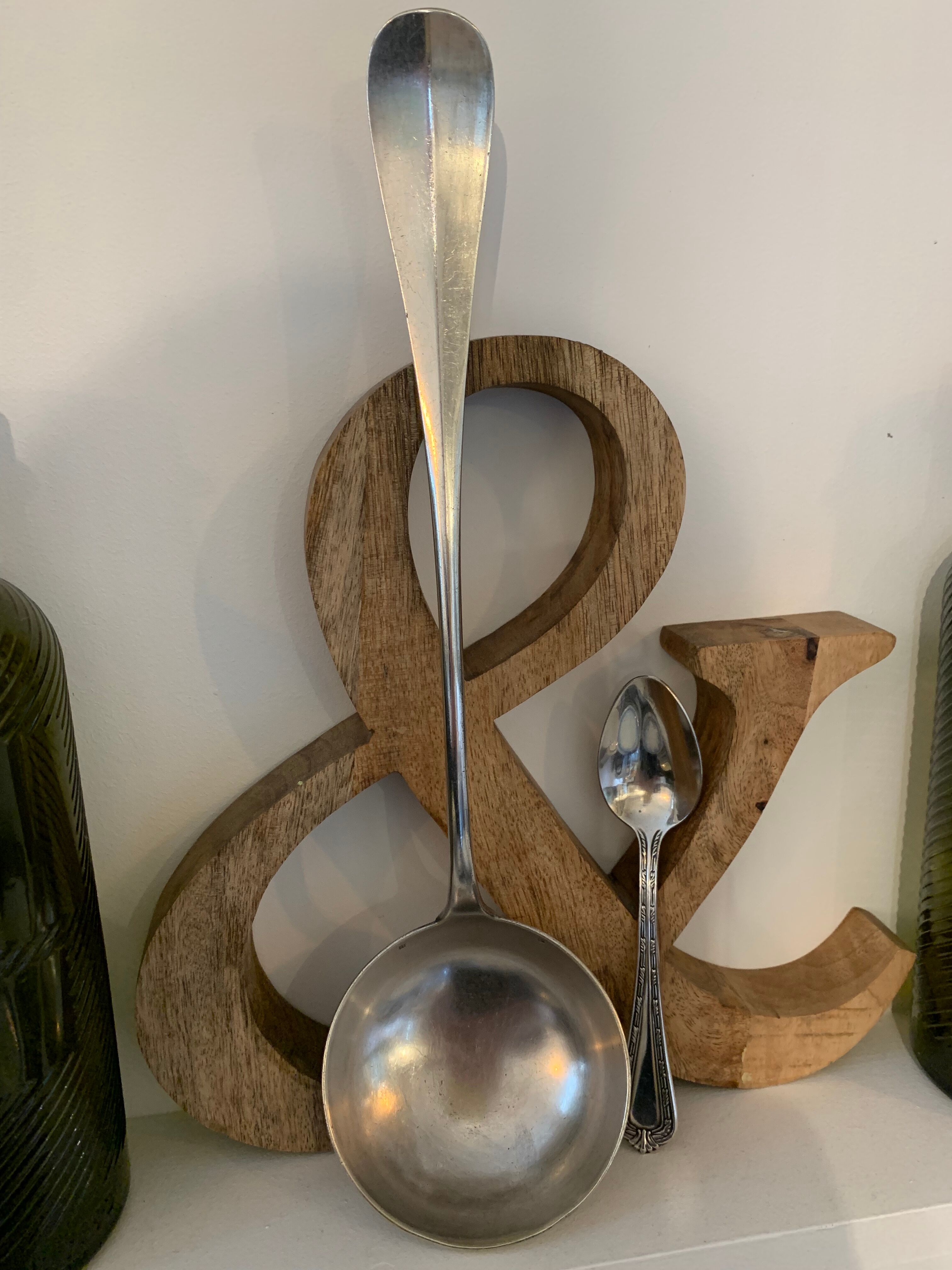 1 ladle and 1 spoon in silver