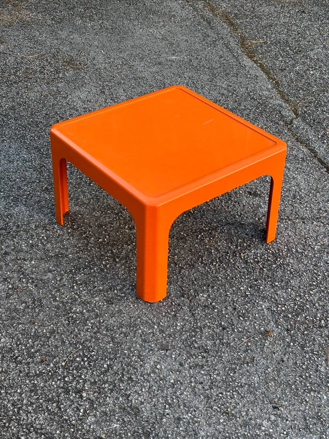 Gilac vintage orange coffee table
