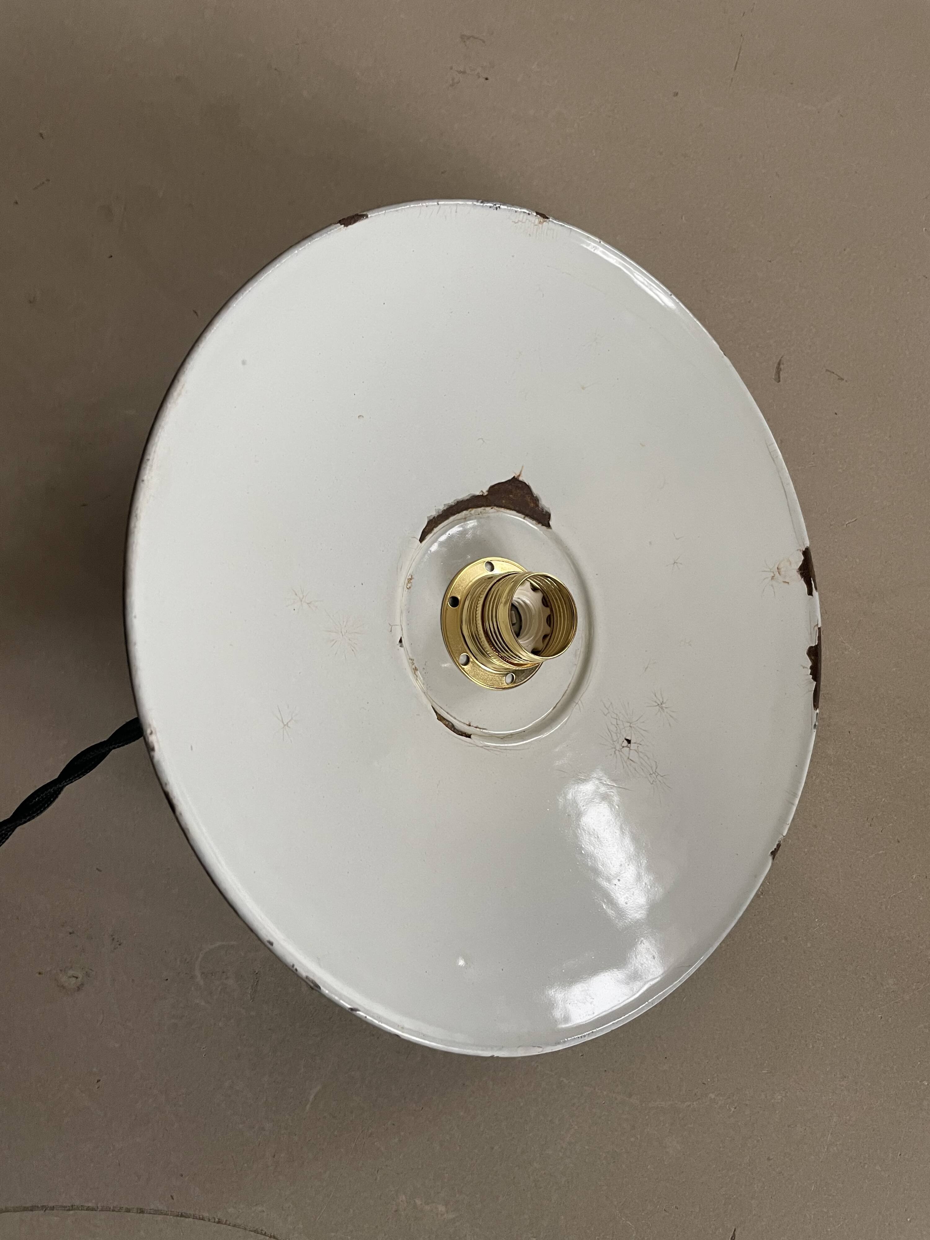 Suspension en tôle émaillée industrielle
