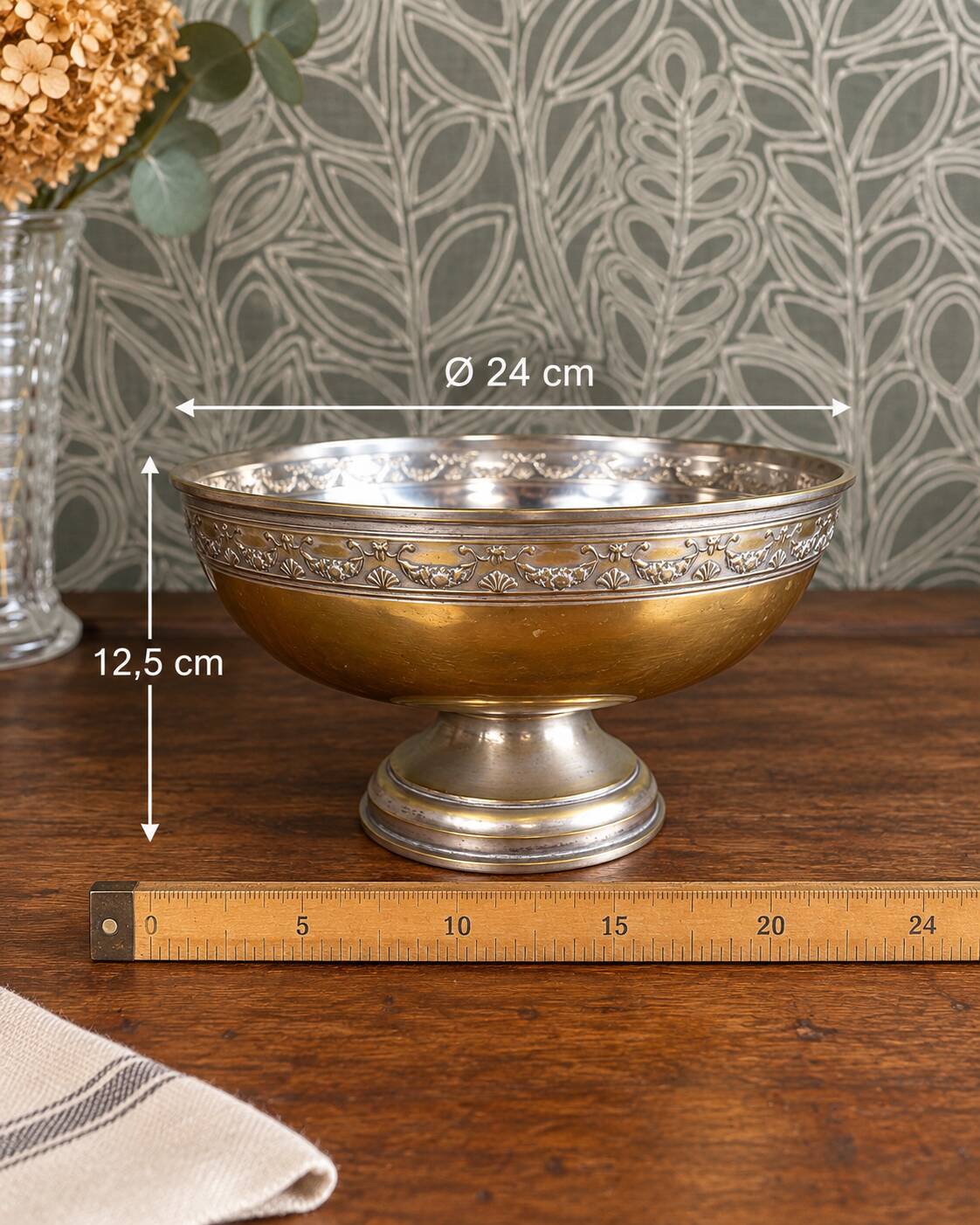 Vintage metal footed coupe in gold and silver – Floral decor