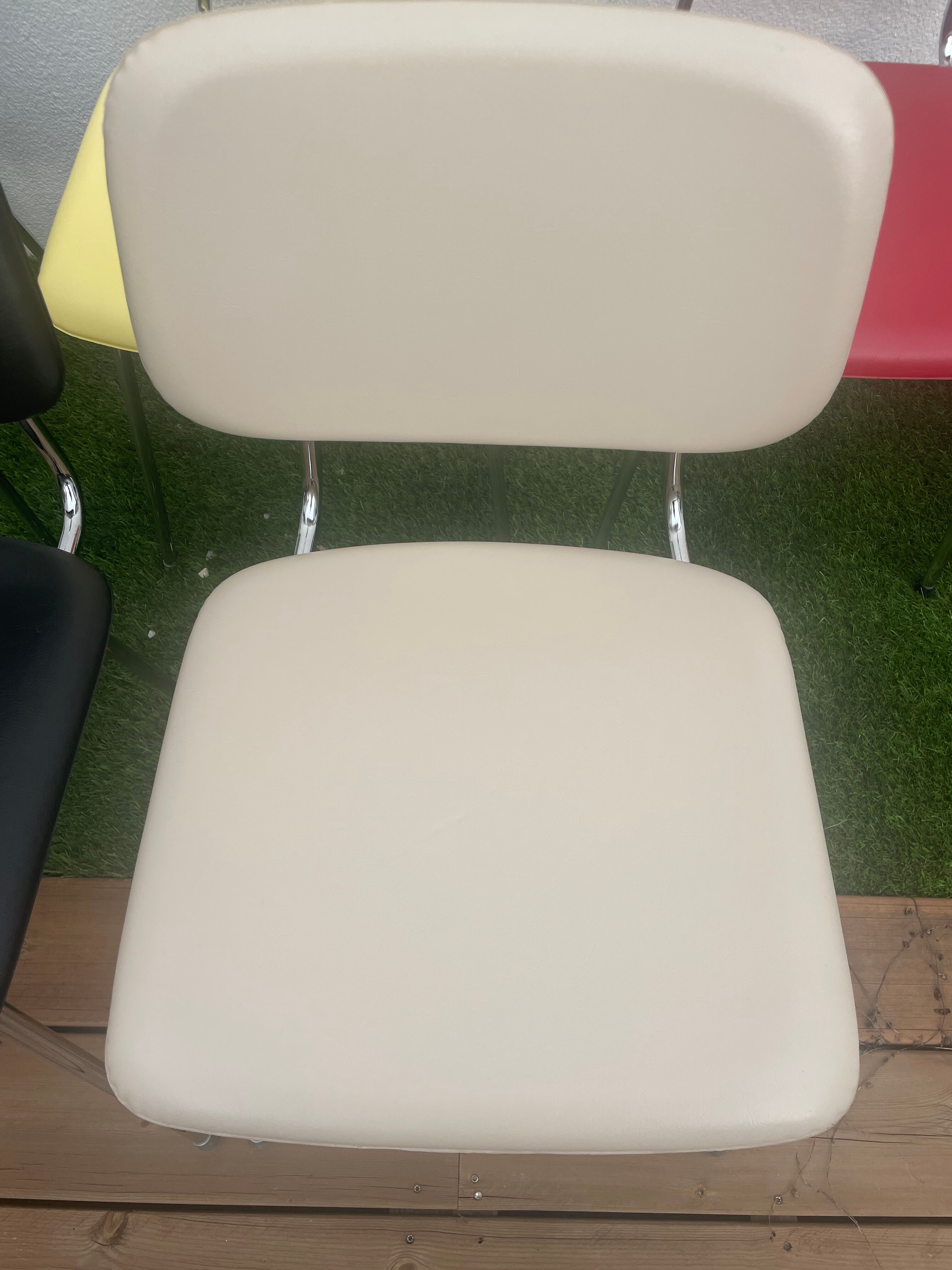 Series of 5 Carolina Prefacto Airborne design chairs