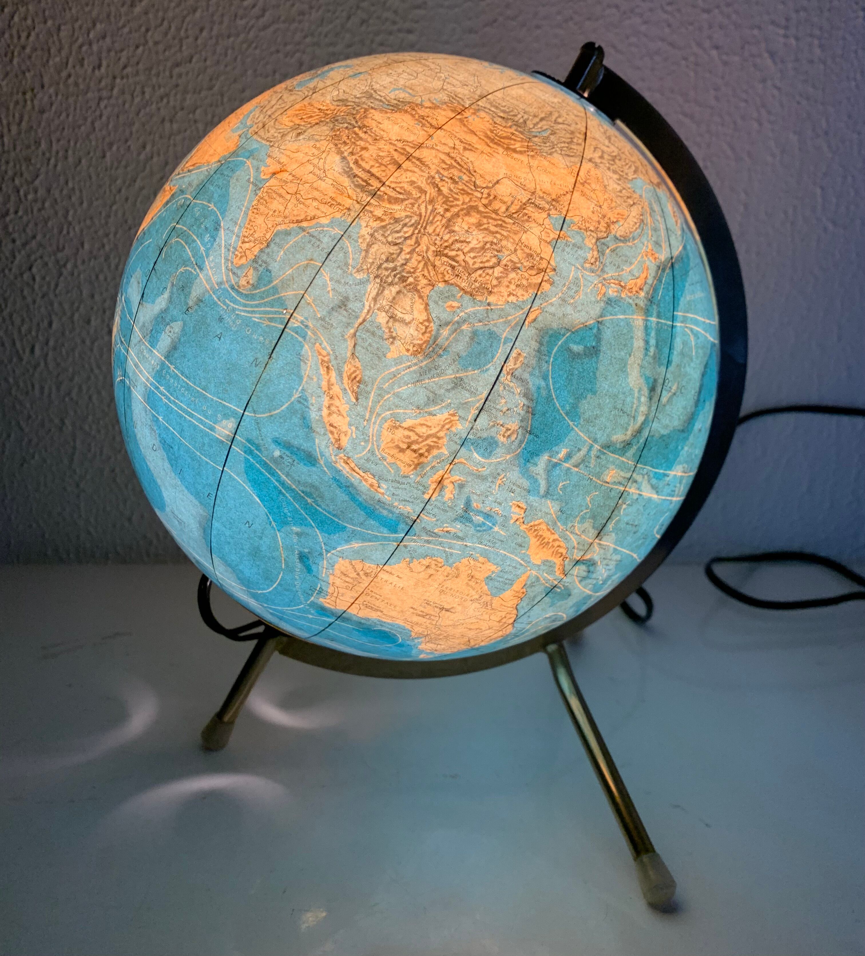 Globe  vintage 1977 terrestre verre tripode doré Taride - 28 cm