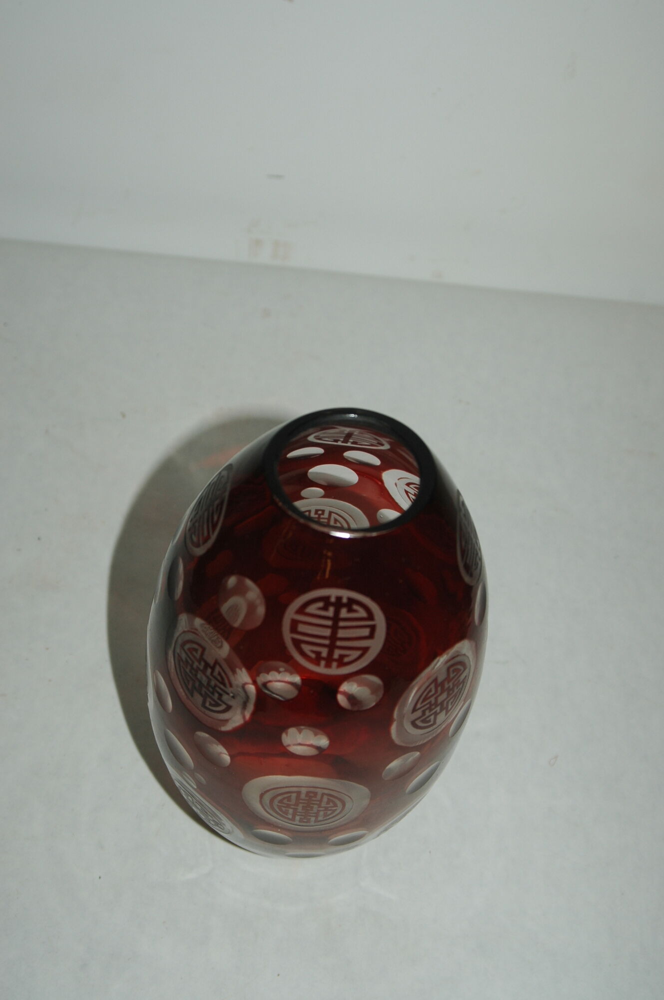vase cut glass or bohemian crystal Chinese decoration Chinese glass