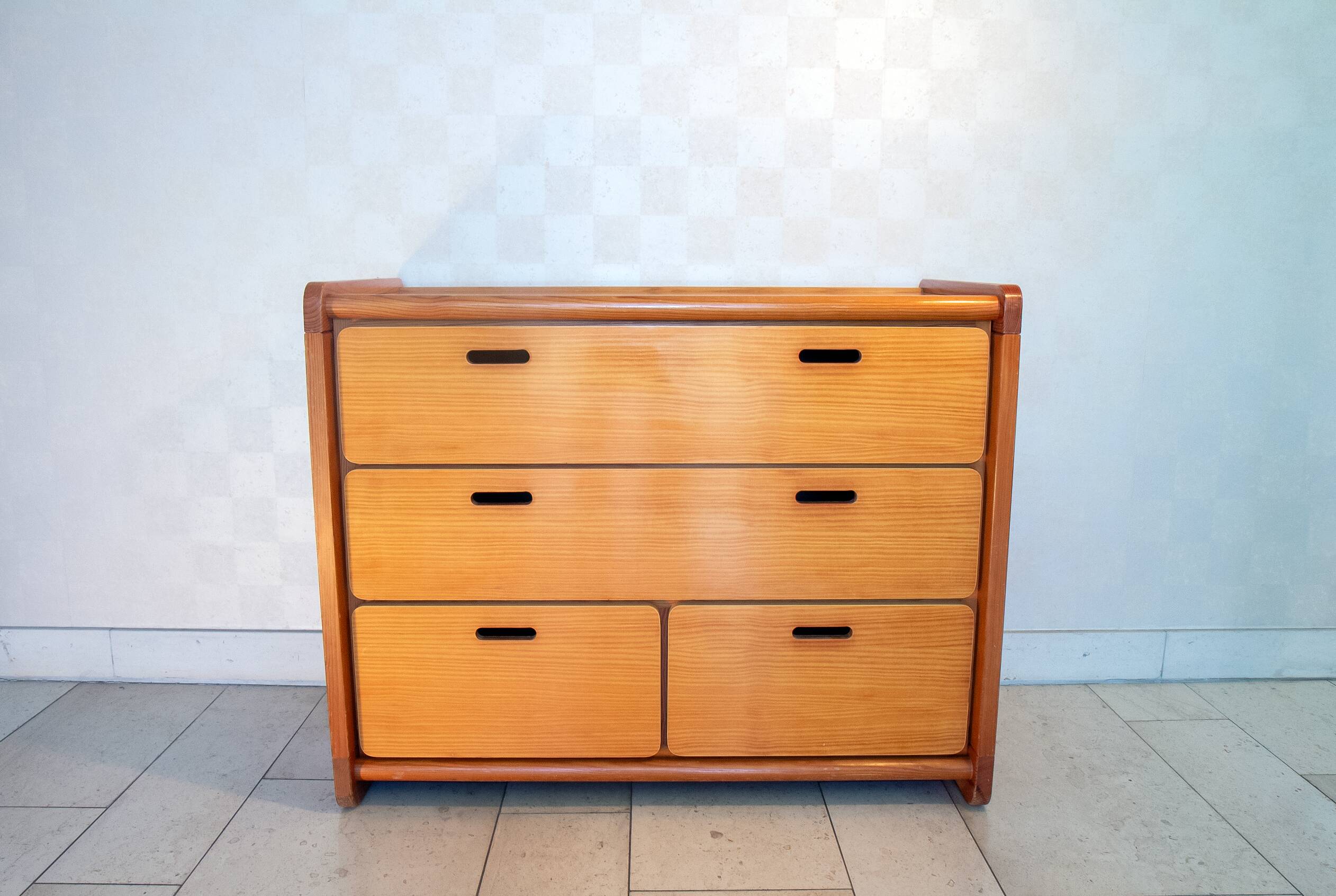 Commode pin massif, brutalisme,1980