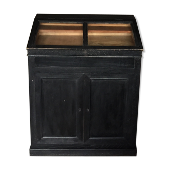 Old black counter