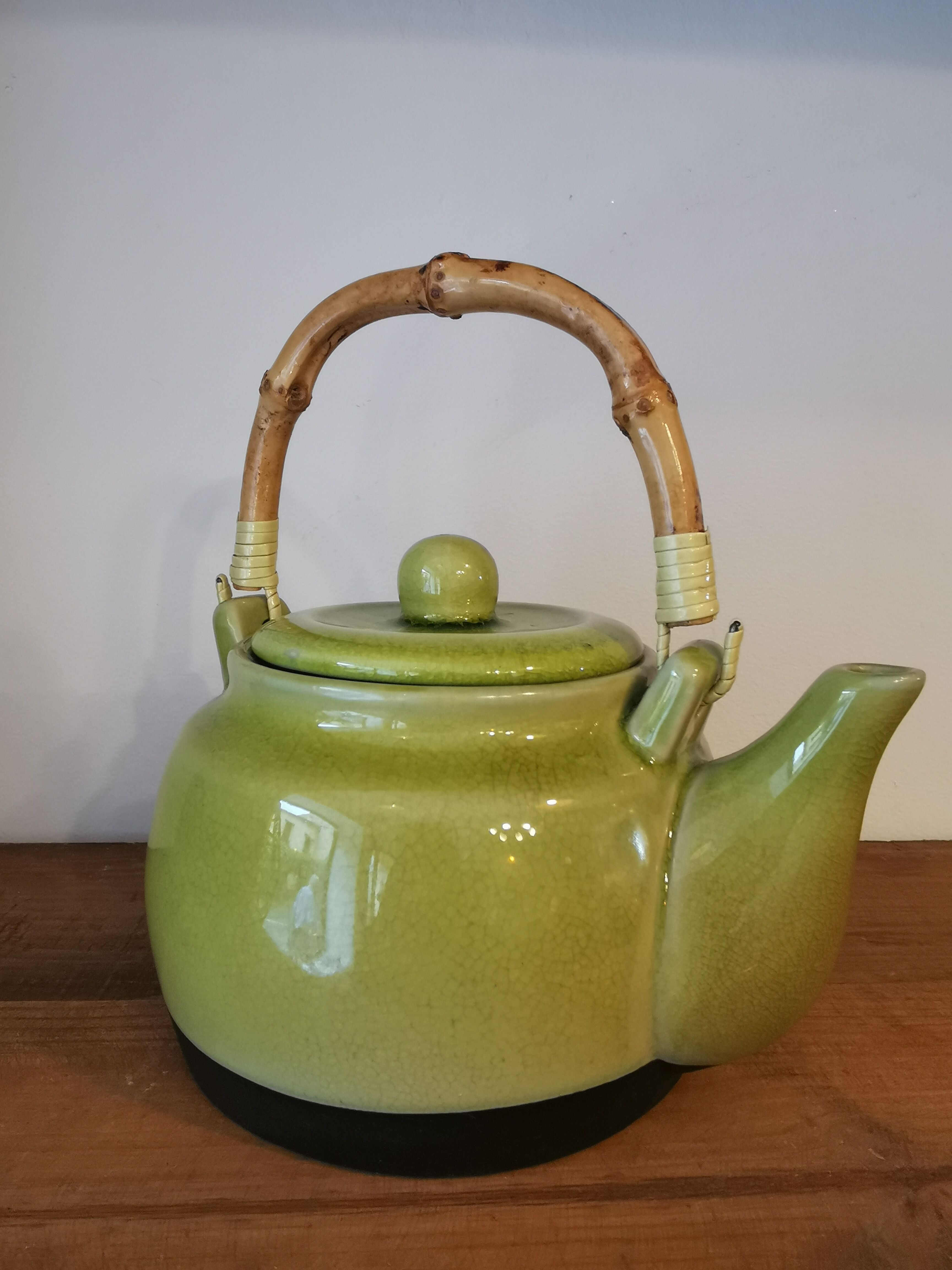 Teapot in glazed stoneware and bamboo