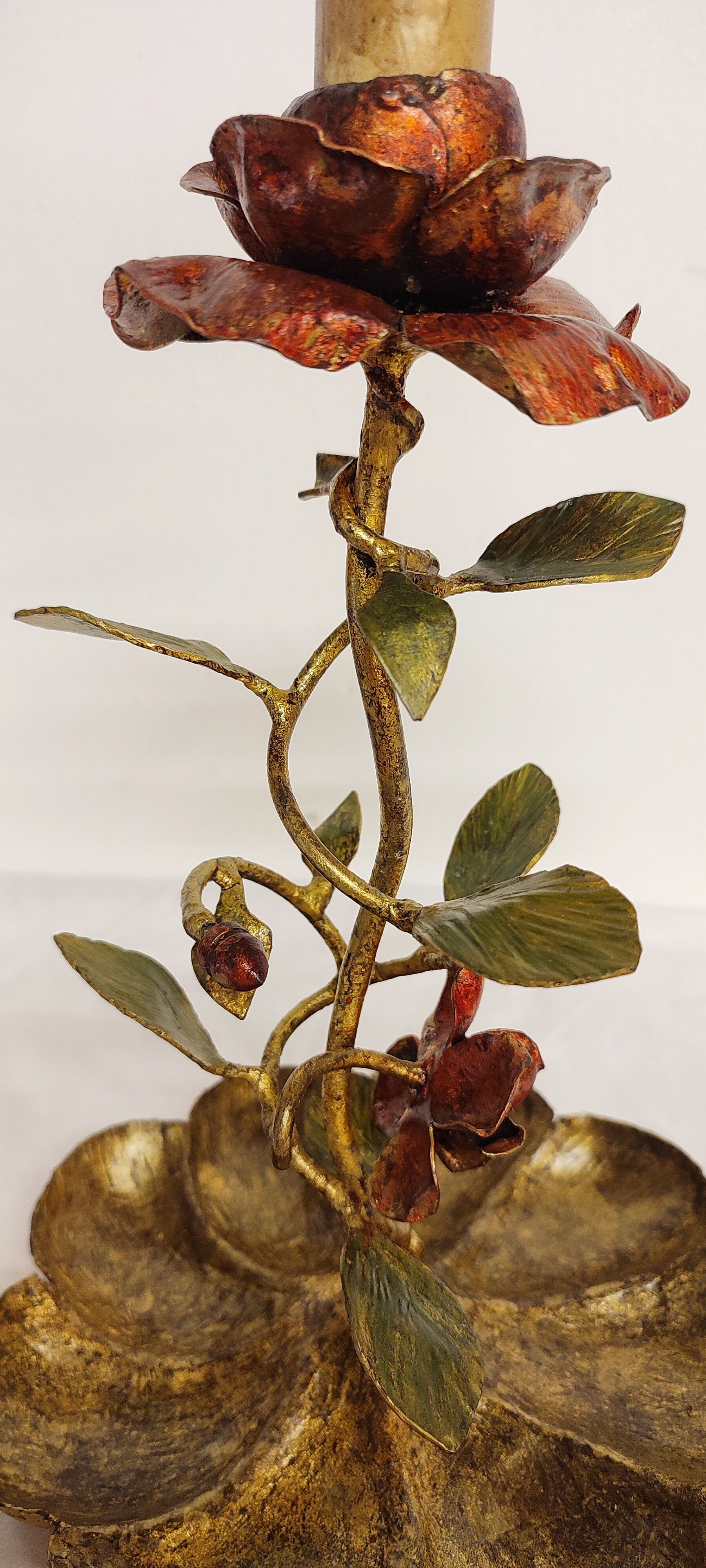 Wrought iron table lamp and gold leaf. France, 1950