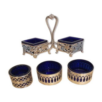 Salt shaker /pepper shaker and accessories in silver metal and blue glass compartment