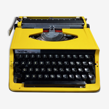 Brother Deluxe 800 typewriter