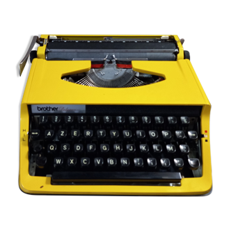Brother Deluxe 800 typewriter