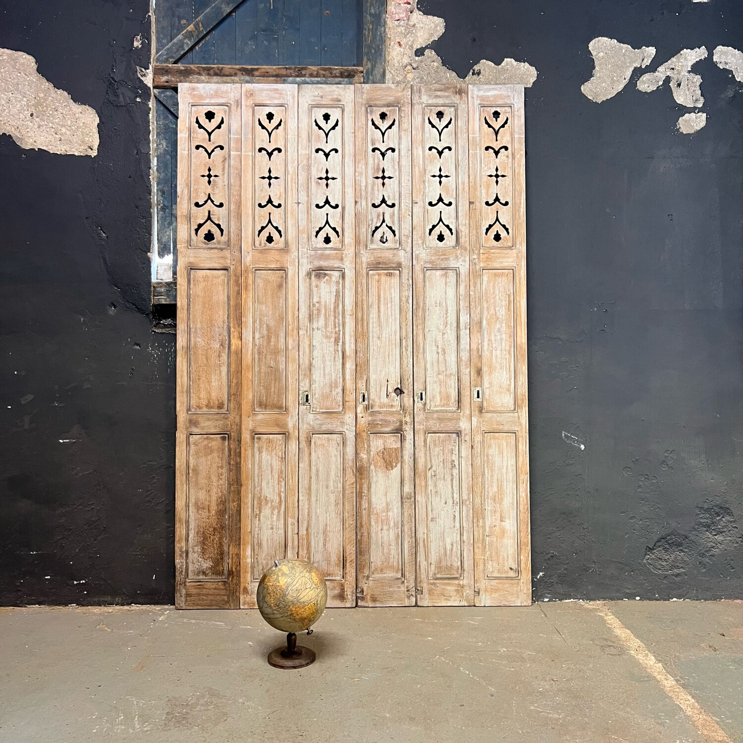 Old shutters in patinated chene