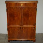 Wooden buffet TV in yew Abbey Craft Mid-Century Modern Sheraton details