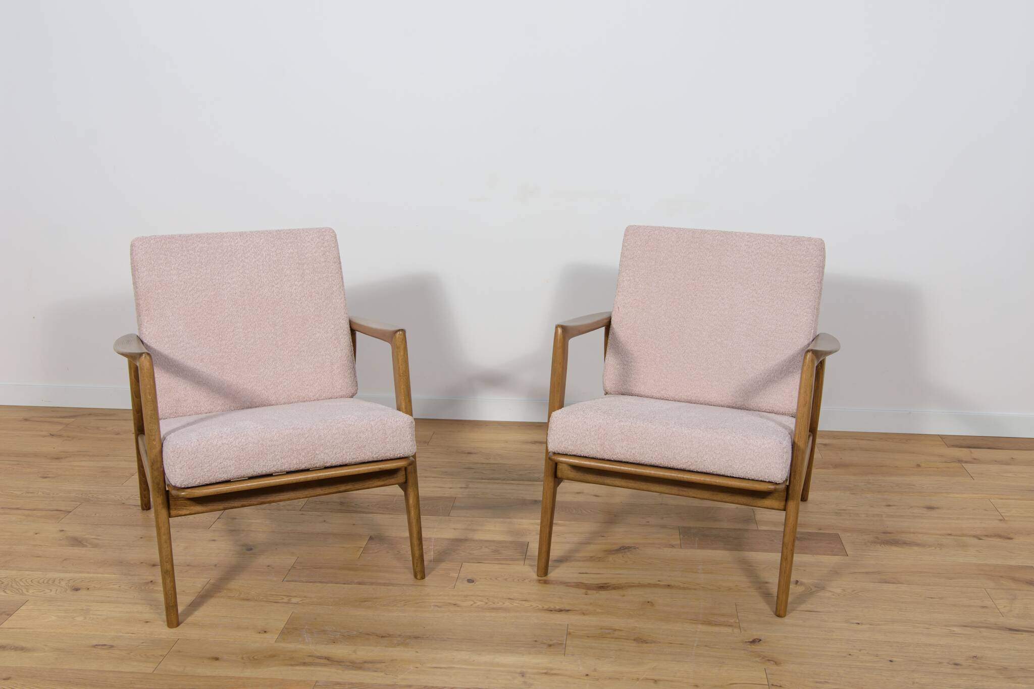 Mid-Century Model 300-139 Armchairs from Swarzędzka Factory, 1960s, Set of 2