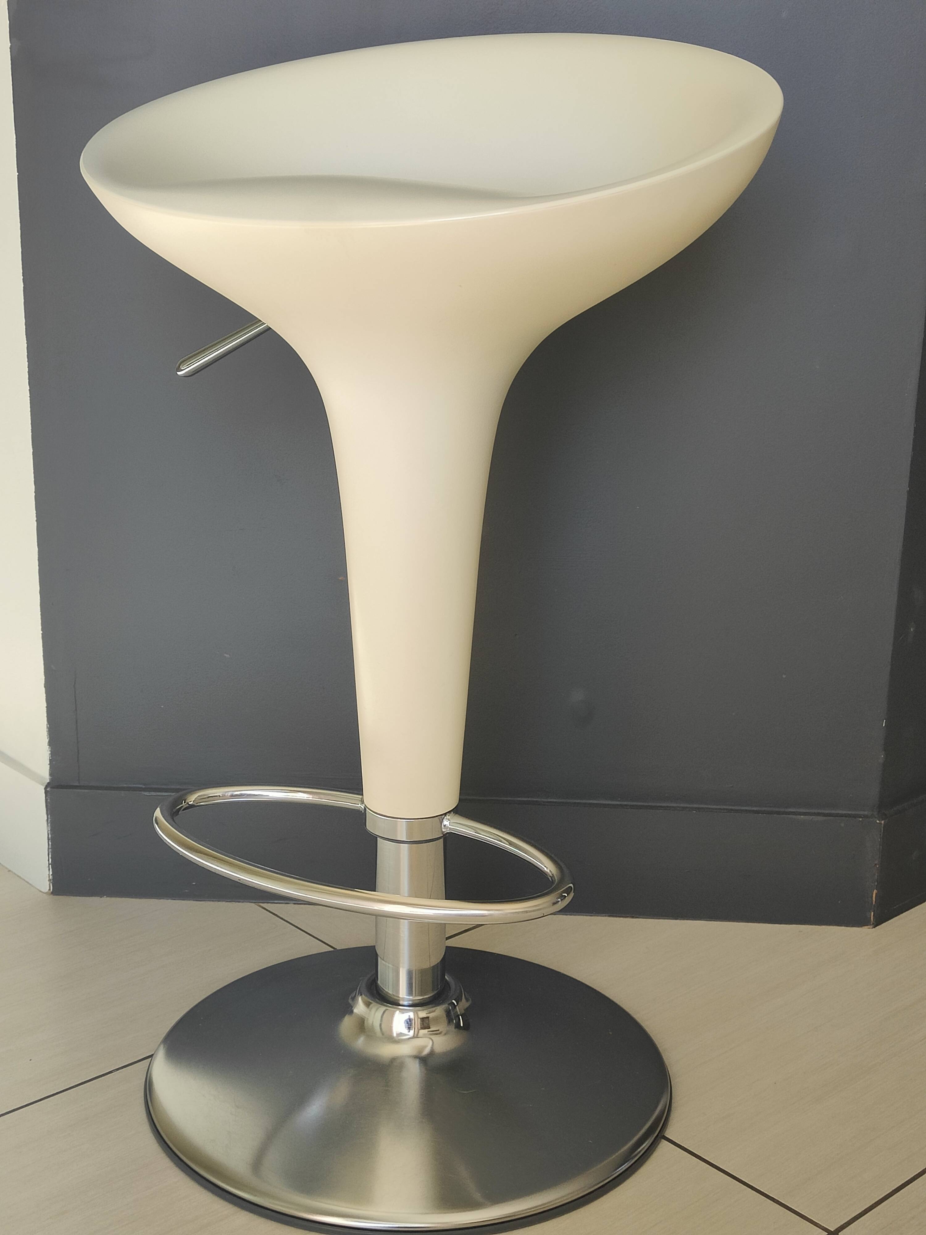 Set of 6 Magis Bombo stools by Stefano Giovannoni - Authentic - Very Good Condition