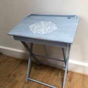 Joli pupitre / bureau d’enfant en bois