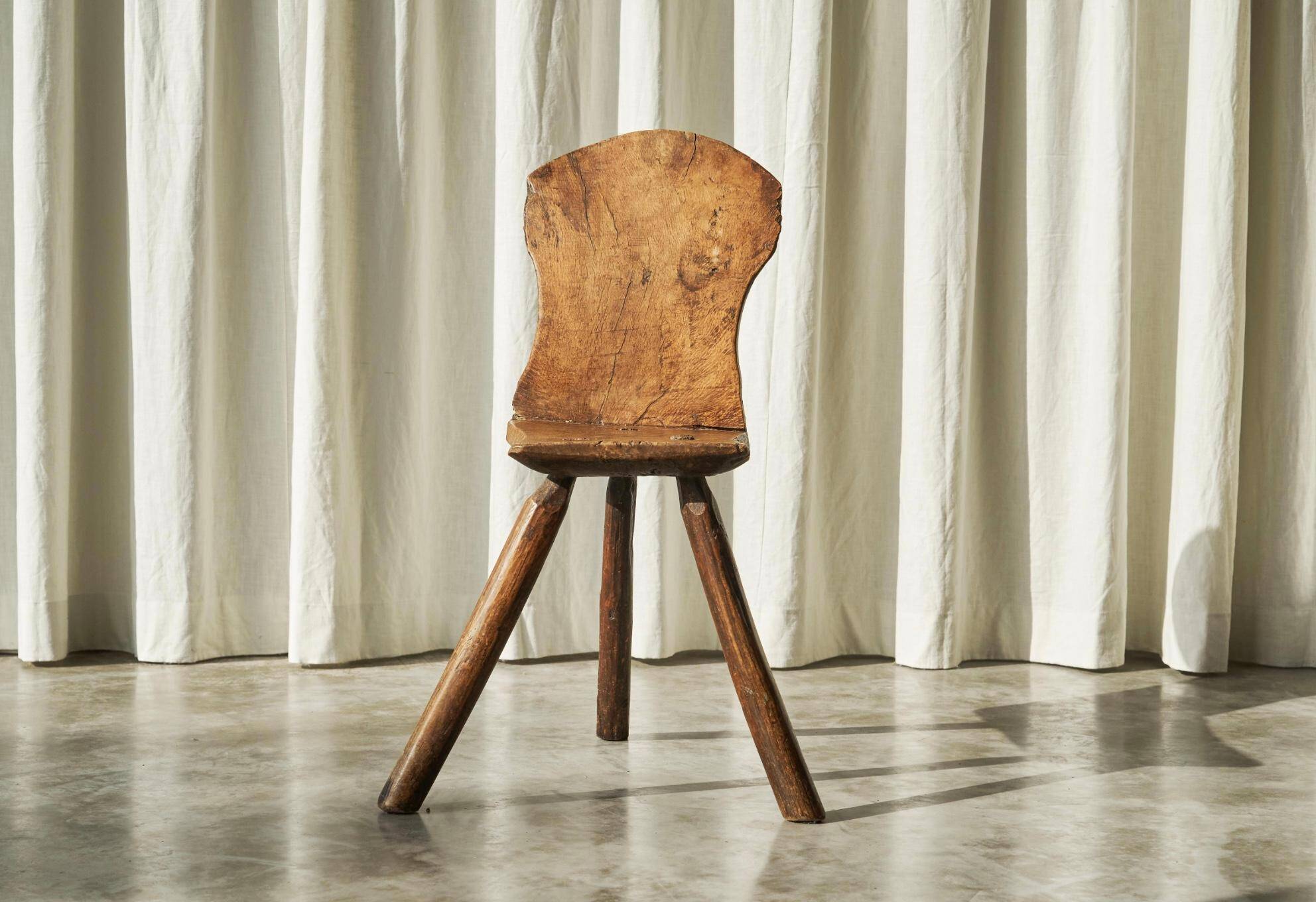 Tripod accent chair Wabi Sabi, hand-carved, 19th century.