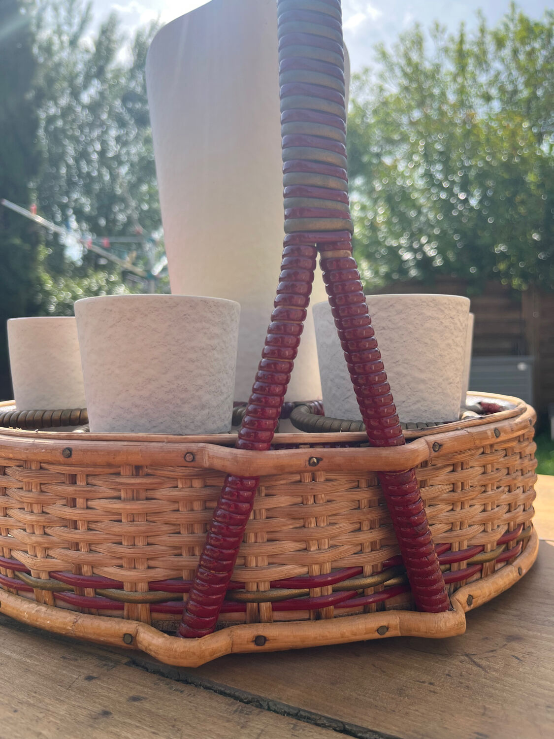 Jug and glasses for orangeade service