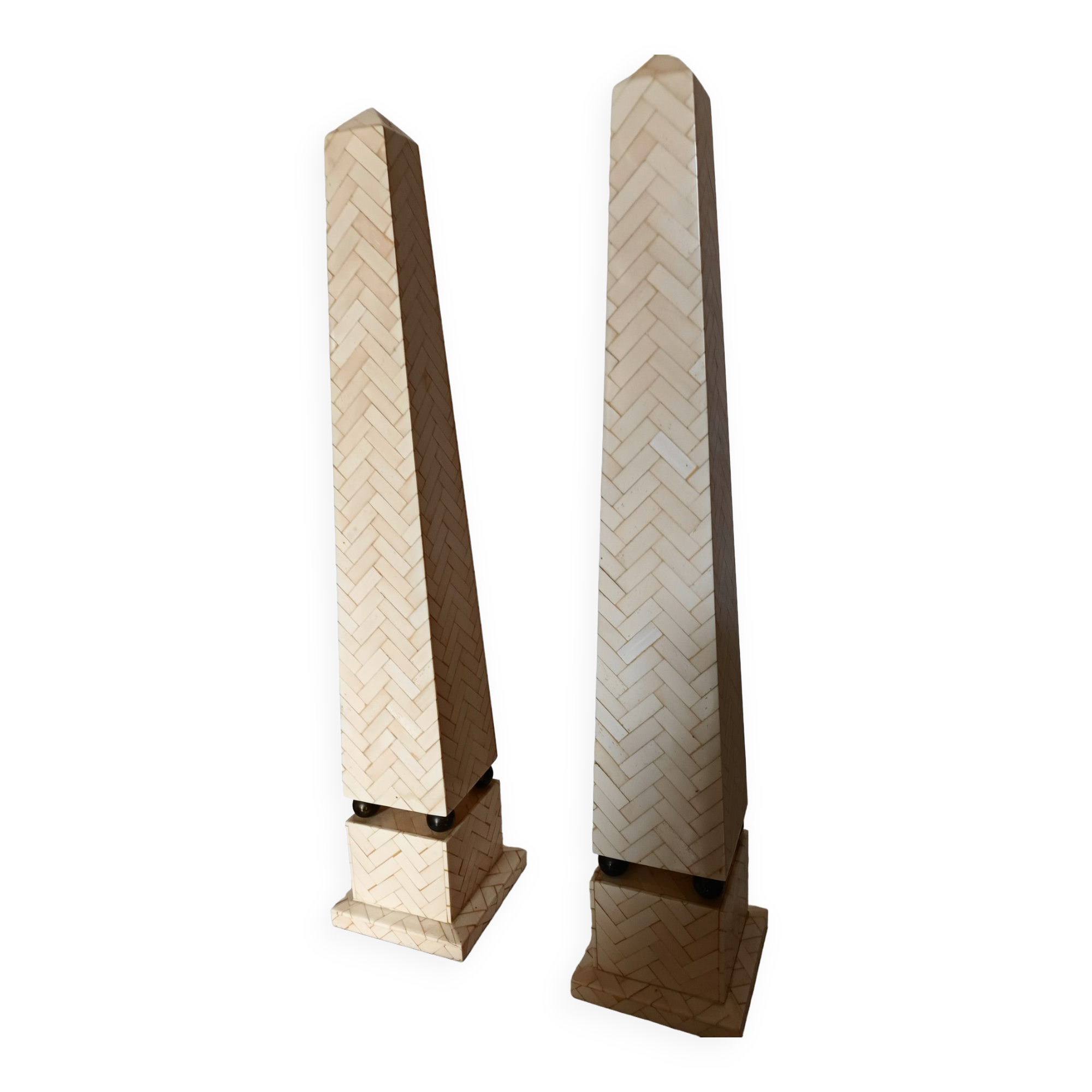 Pair of obelisk in bone marquetry, 70s