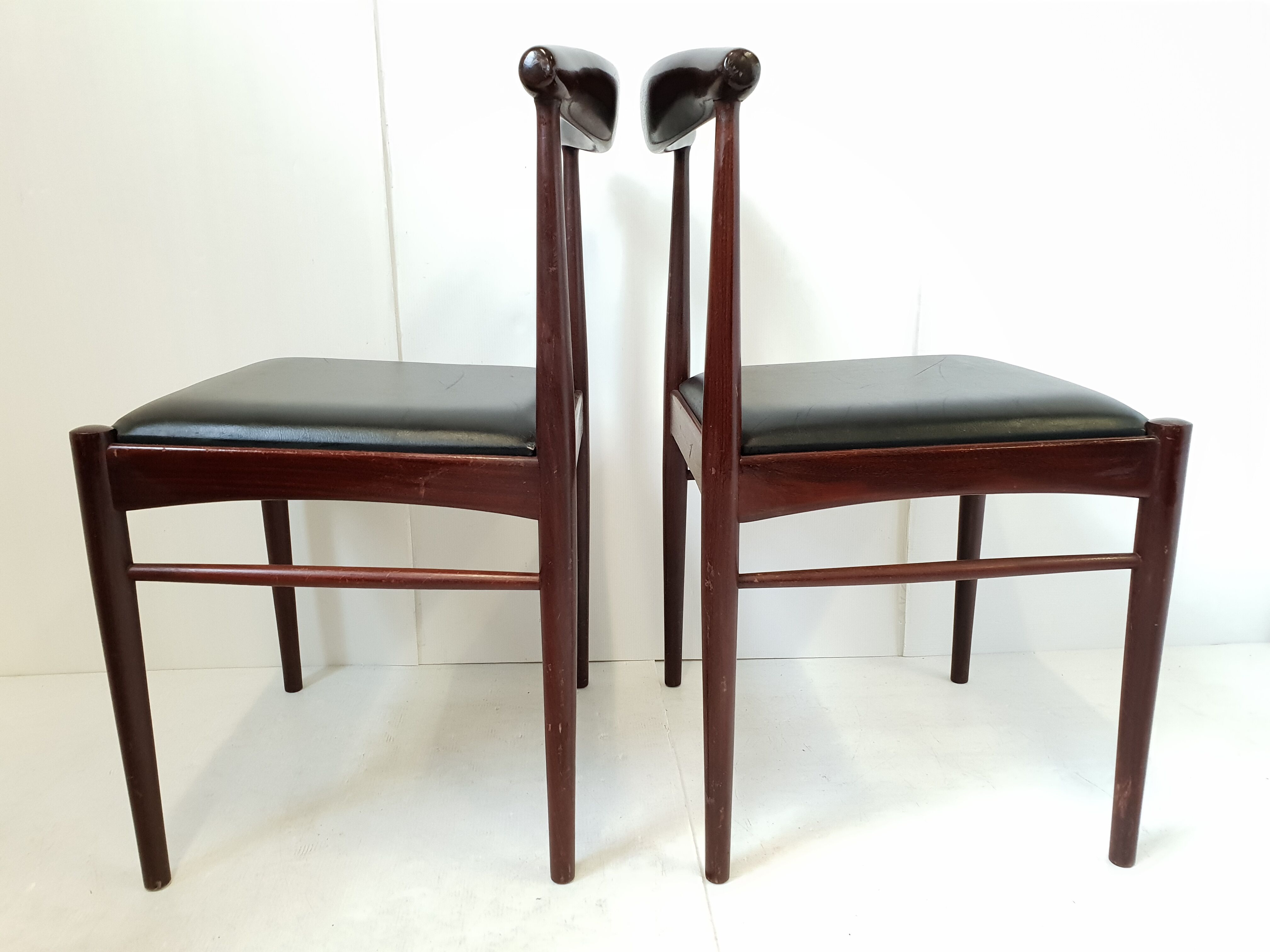 Suite de 6 chaises scandinaves 1960