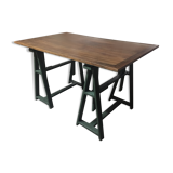Bureau ancien sur tréteaux