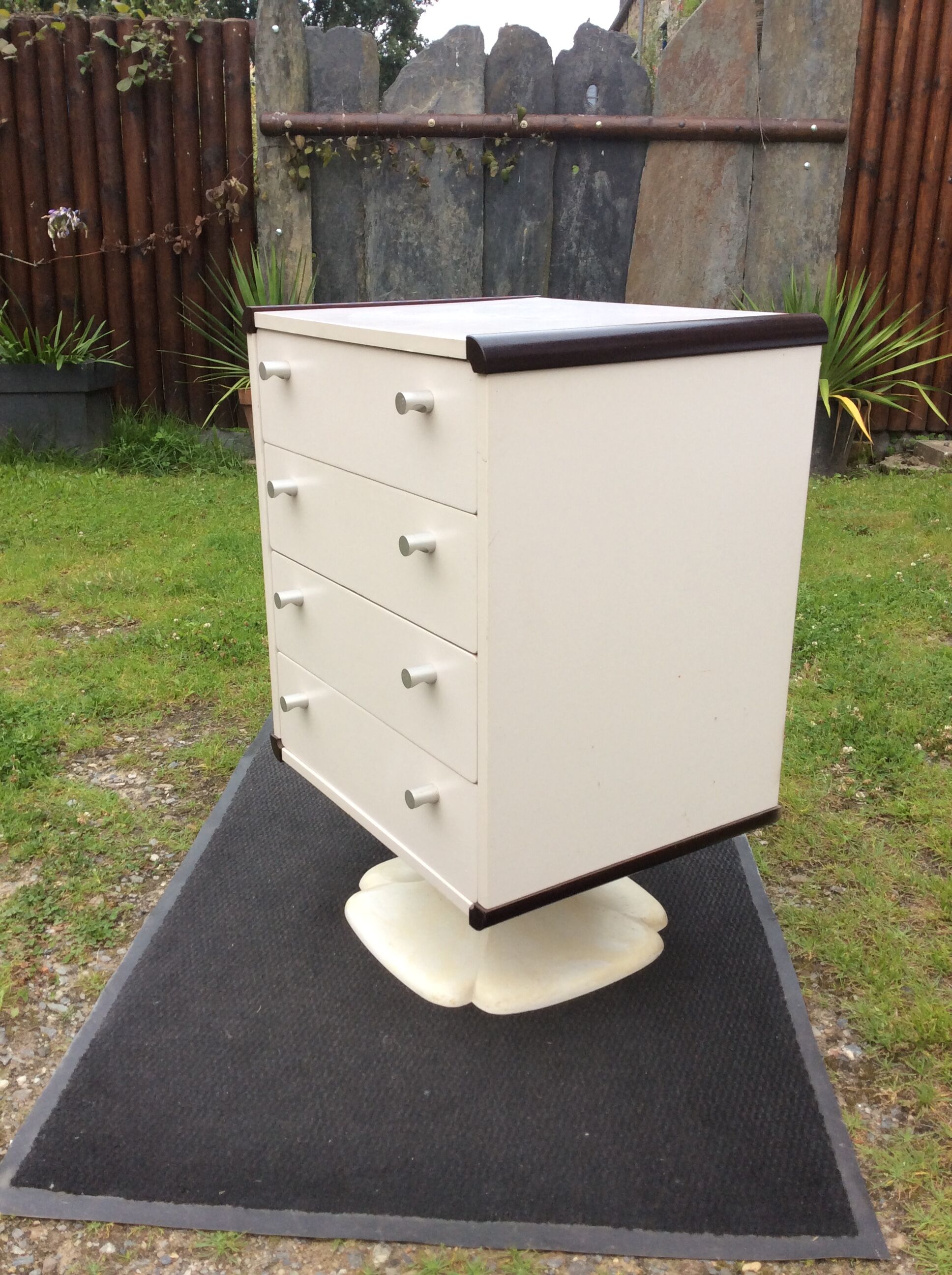Chest of drawers vintage foot tulip white laquered (Gautier)