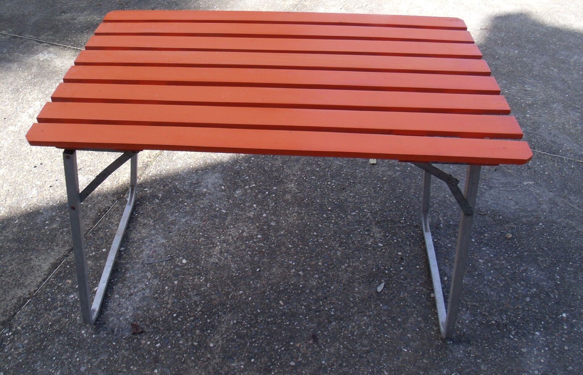 Table of camping vintage metal and wood folding indoor outdoor