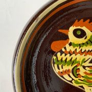 Plat en terre cuite vernissée