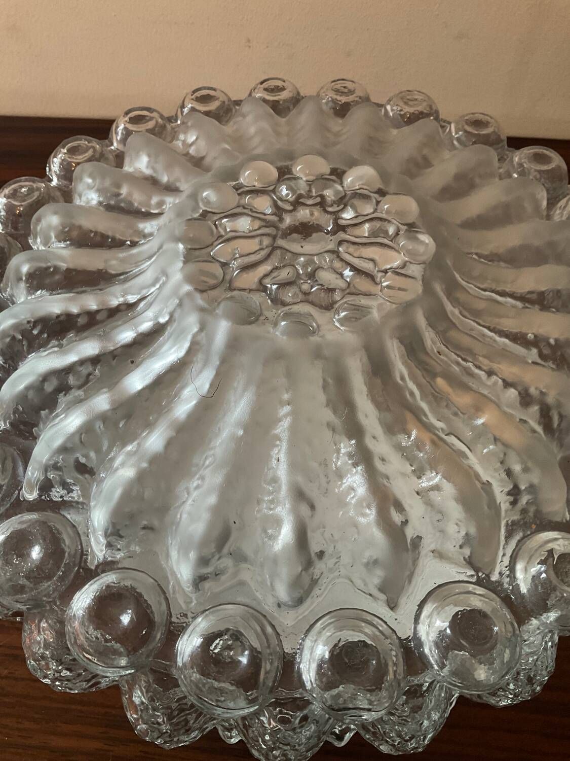 Vintage ceiling or wall light in molded glass from the 70s