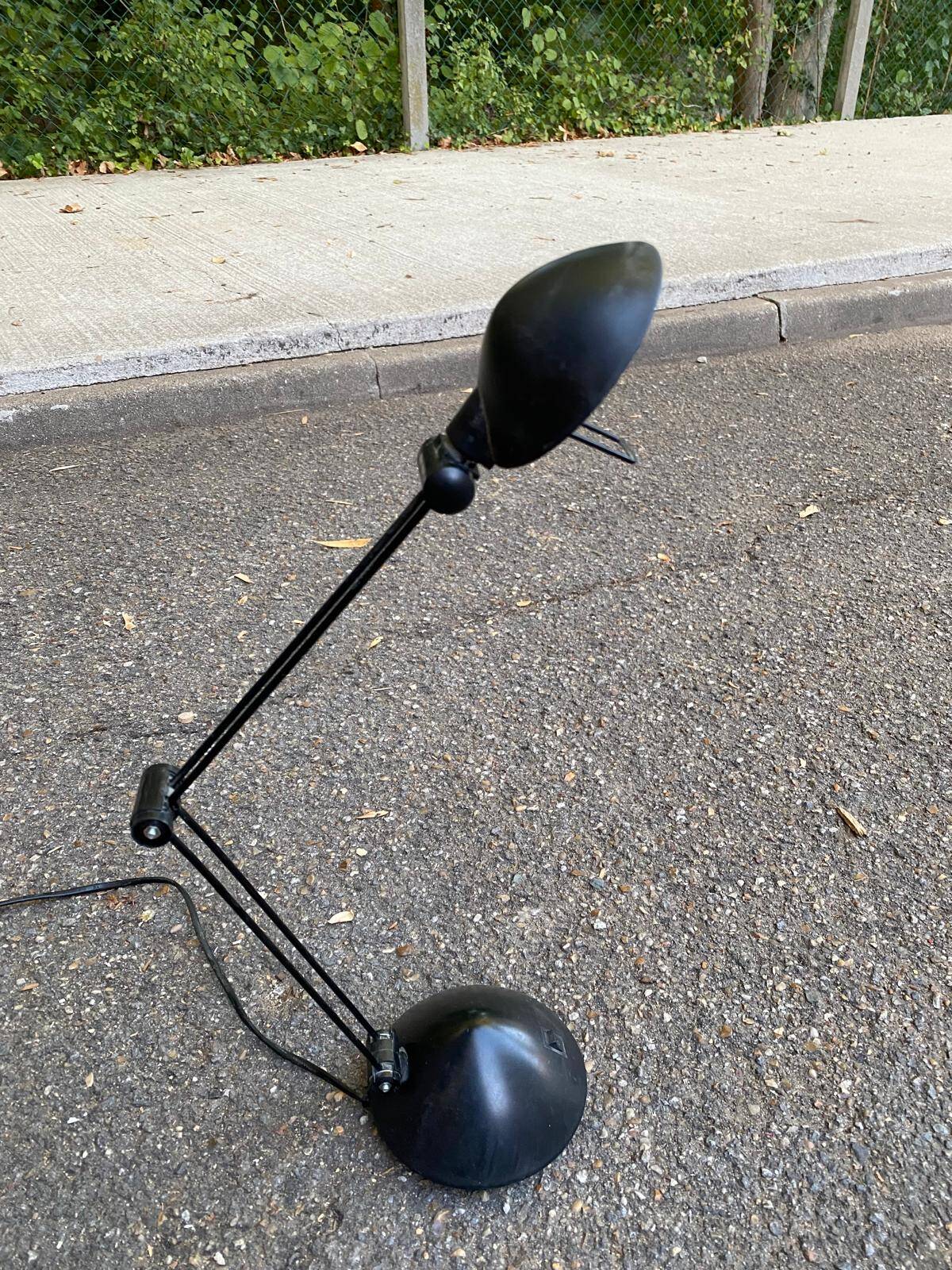Vintage black articulated desk lamp — 80s / Postmodern style