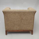 Contemporary club chair