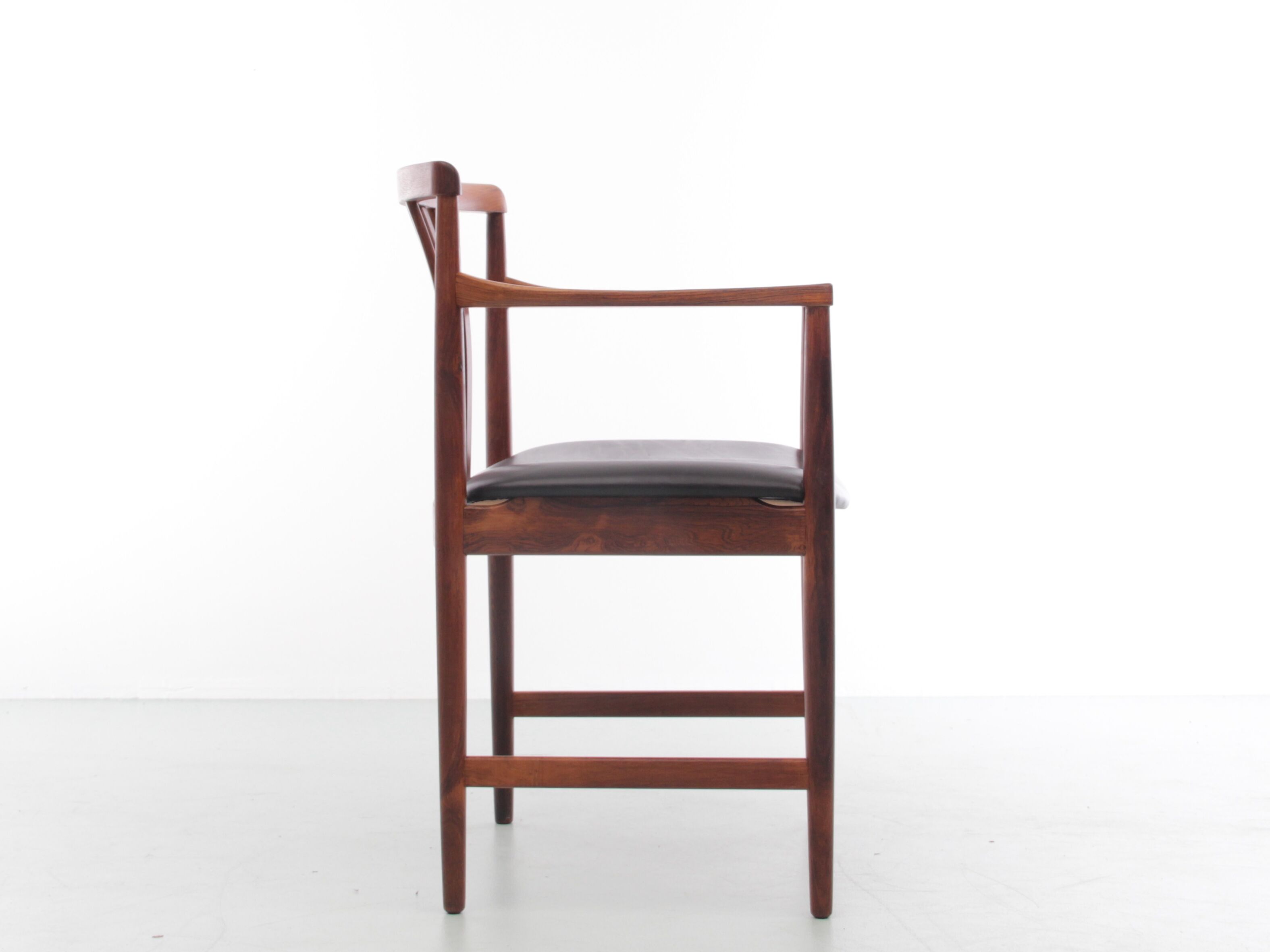 Scandinavian office chair in Rio rosewood