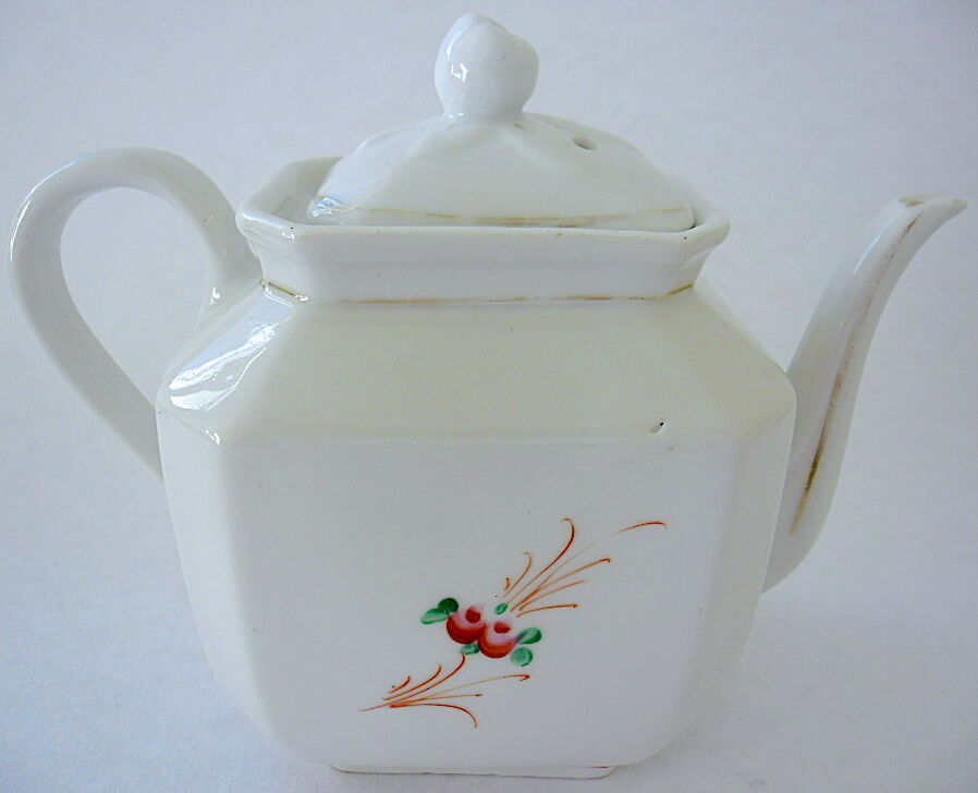 Rectangular teapot in Paris porcelain captioned "Friendship"