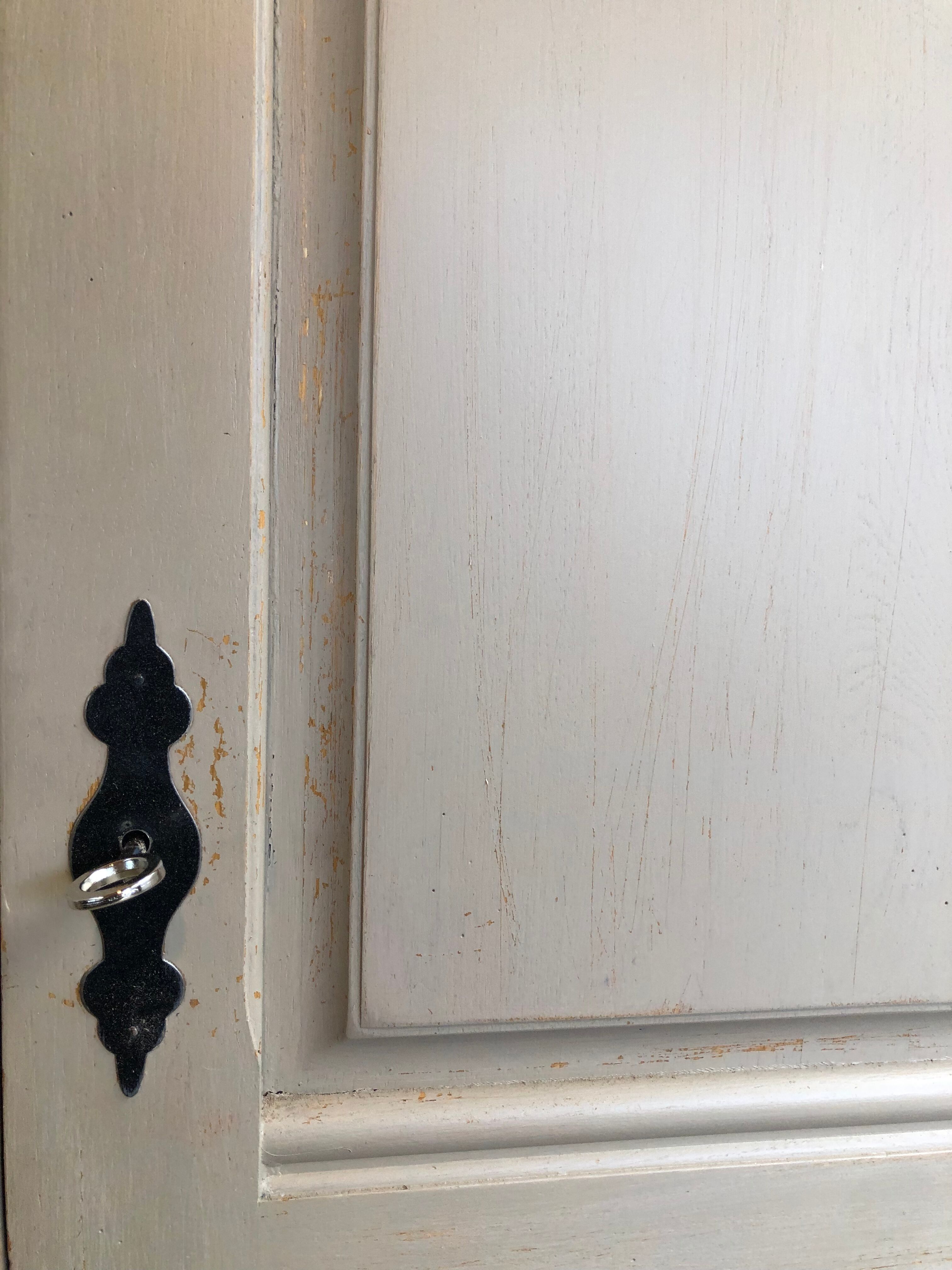 Wardrobe / hosiery maker