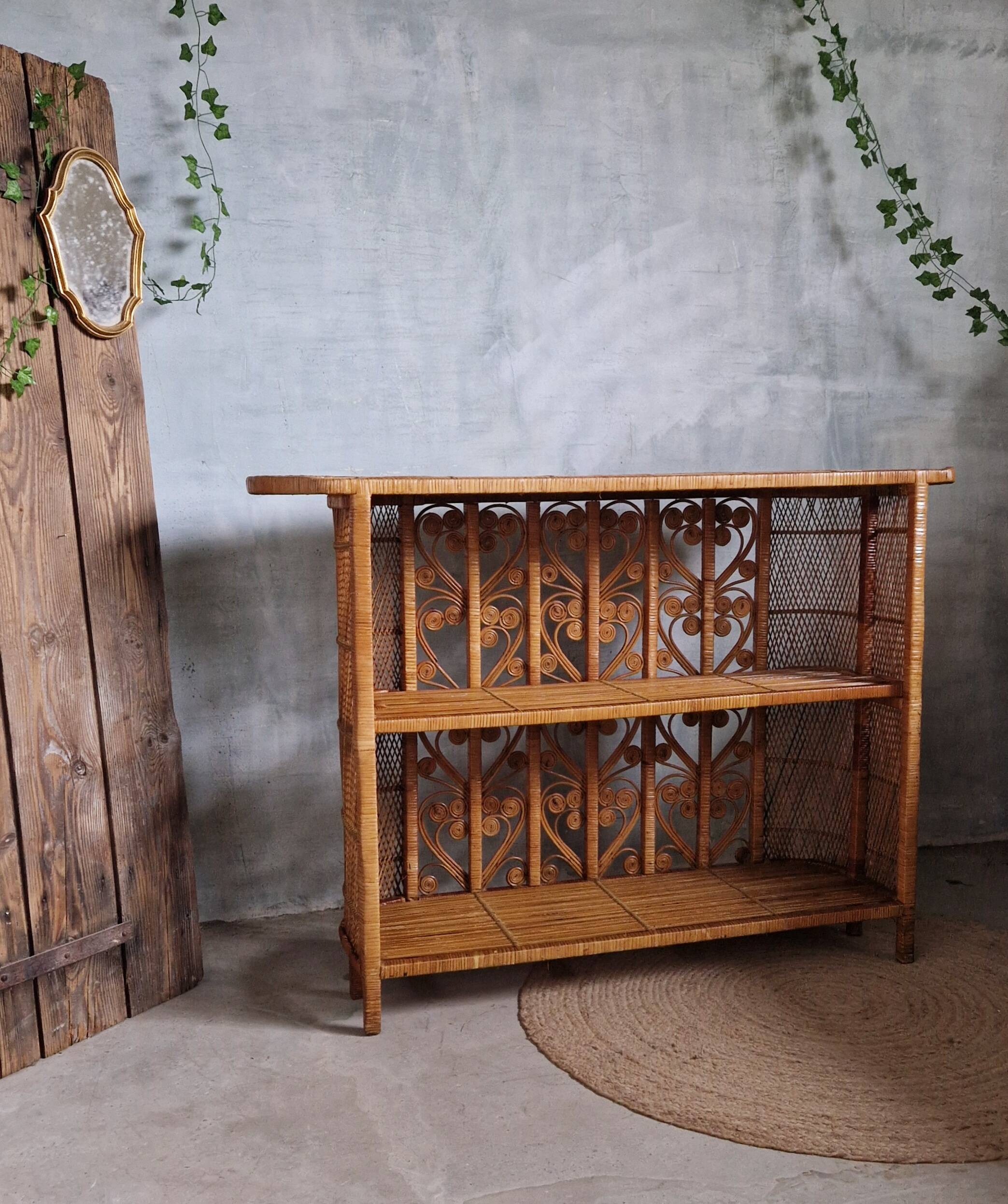 "Peacock" rattan bar