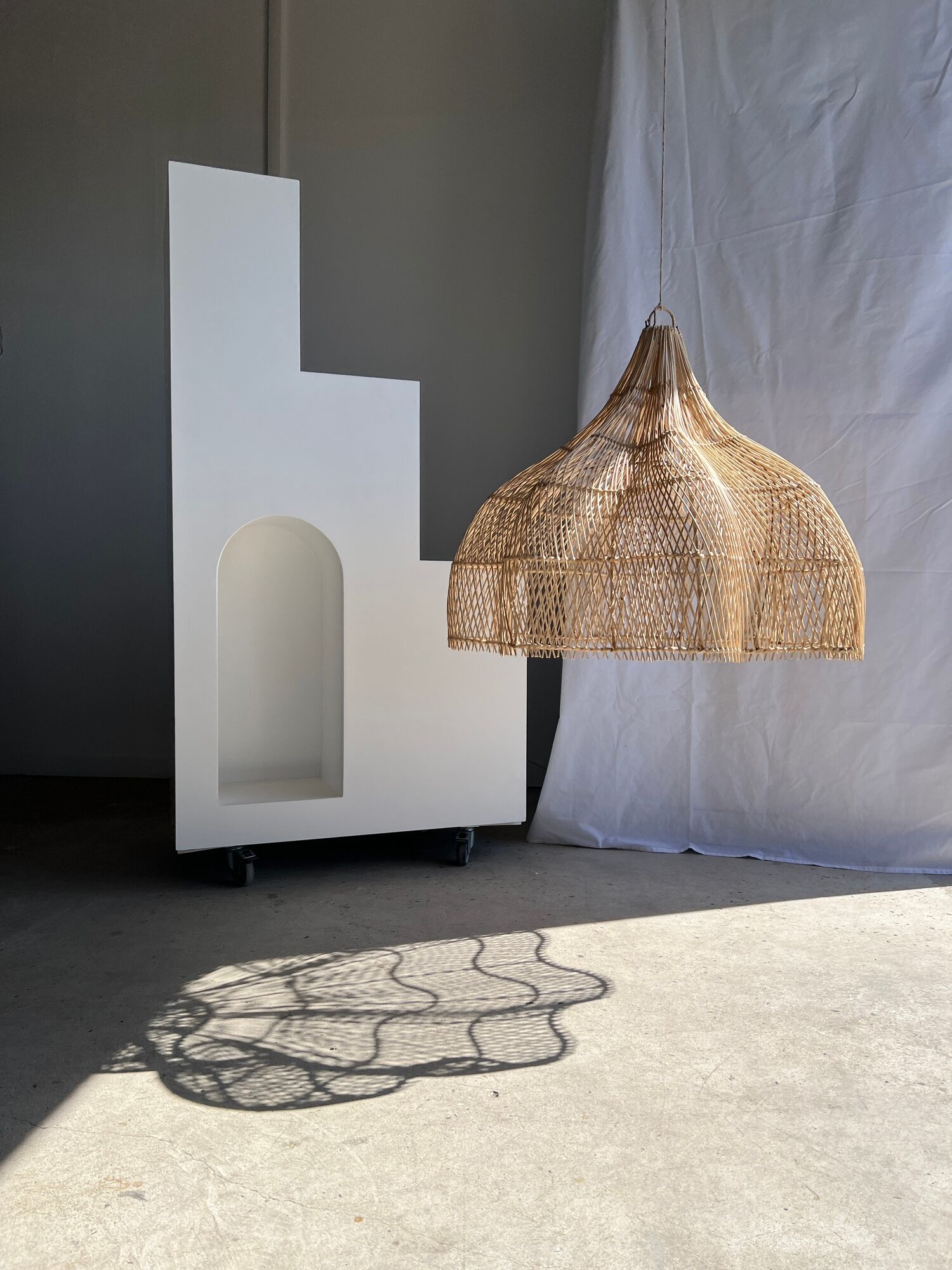 Rattan pendant lamp in the shape of a flower