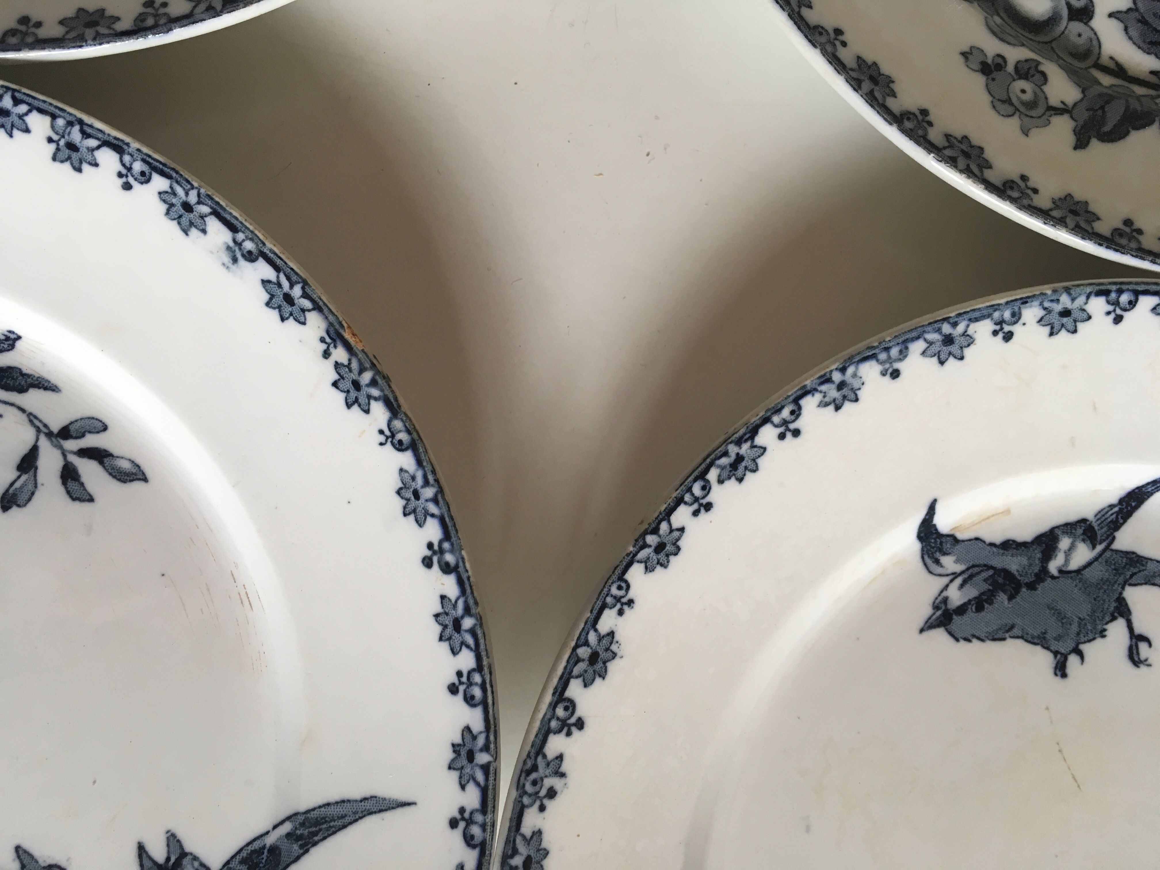 Plates Sarreguemines Hummingbird Earth 19th end railway